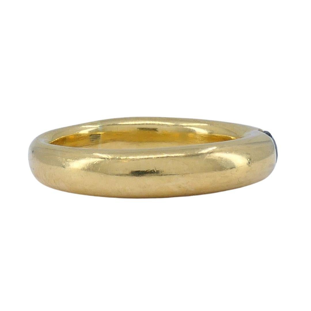 De las mujeres 1997 Anillo Cartier de oro de 18 quilates con zafiro azul en forma de elipse en venta