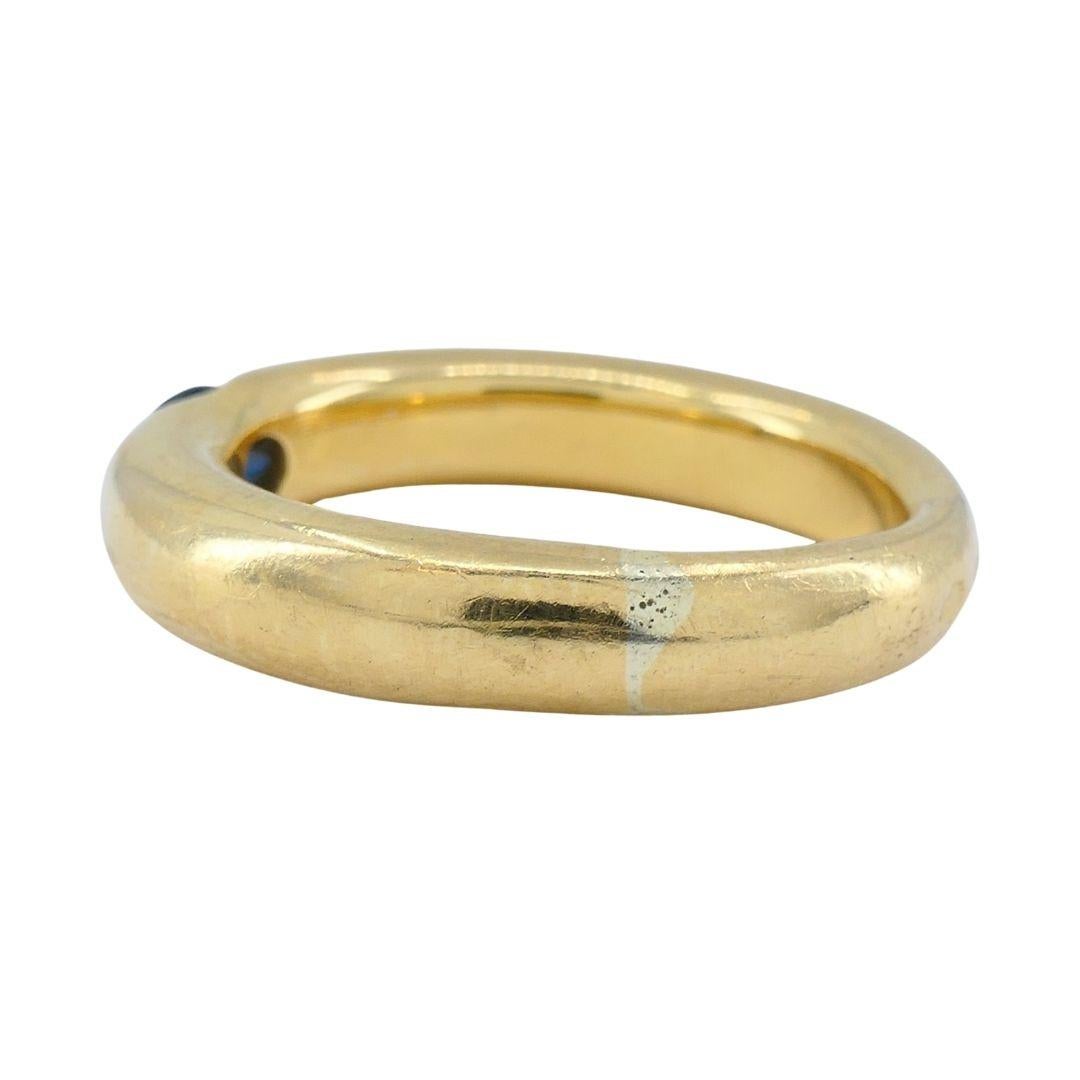 1997 Anillo Cartier de oro de 18 quilates con zafiro azul en forma de elipse en venta 2