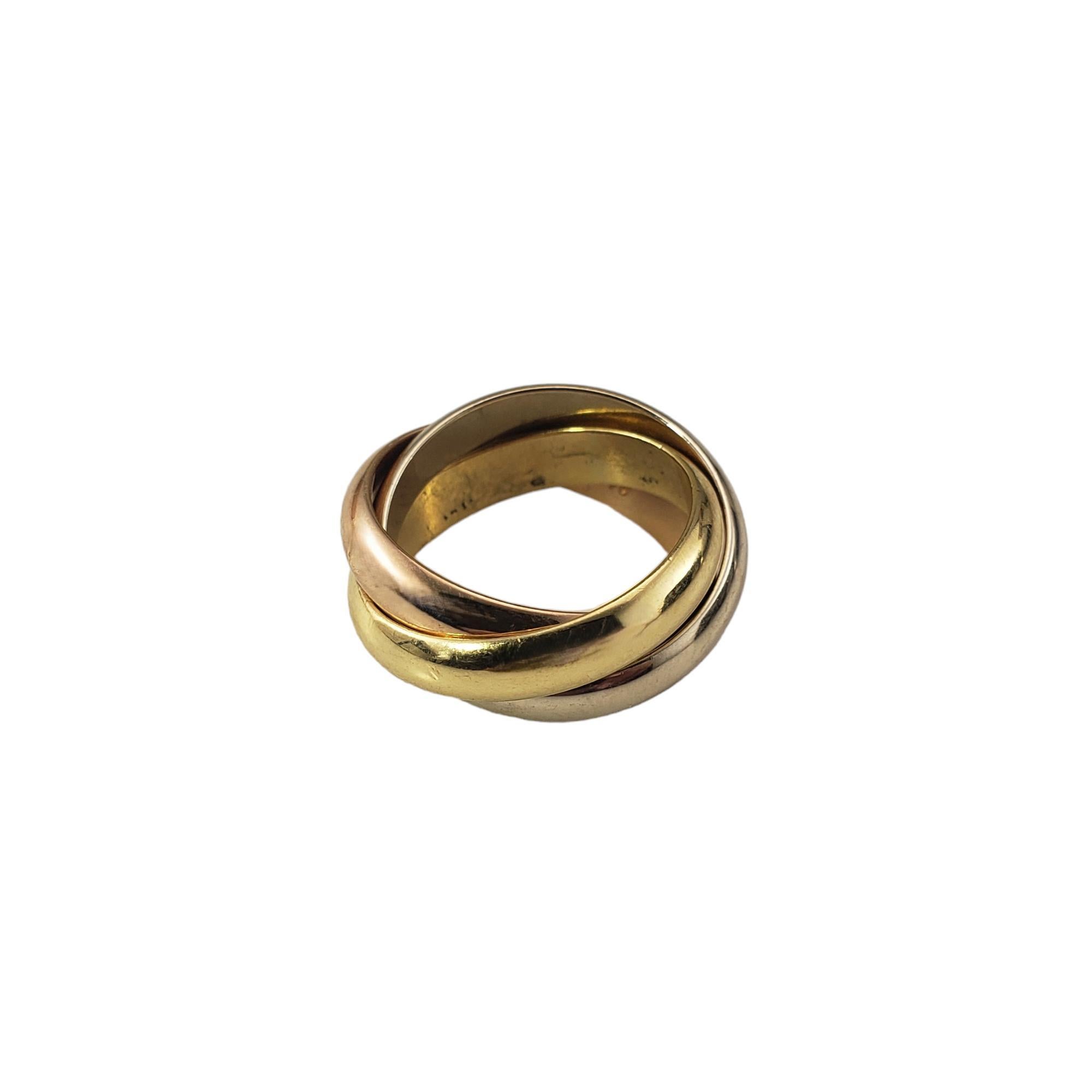 Cartier 18K Tricolor Gold Trinity Ring Size 4.5

This elegant triple band ring by Cartier is crafted in beautifully detailed 18K yellow, white and rose gold. Each band measures 3.9 mm.

Ring Size: 4.5

Weight: 6.79 dwt./10.56 gr.

Hallmark:  750
