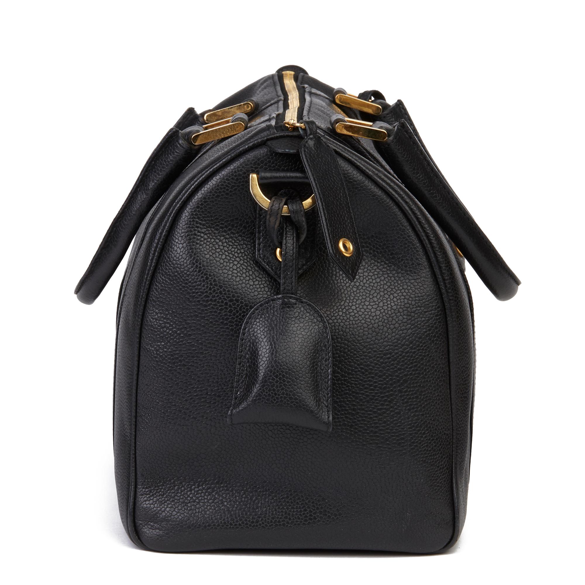 1997 Chanel Schwarzer Kaviar Leder Vintage Boston 35 im Zustand „Hervorragend“ in Bishop's Stortford, Hertfordshire