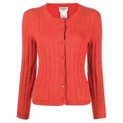 1997 Chanel Orangefarbene Kaschmir-Strickjacke