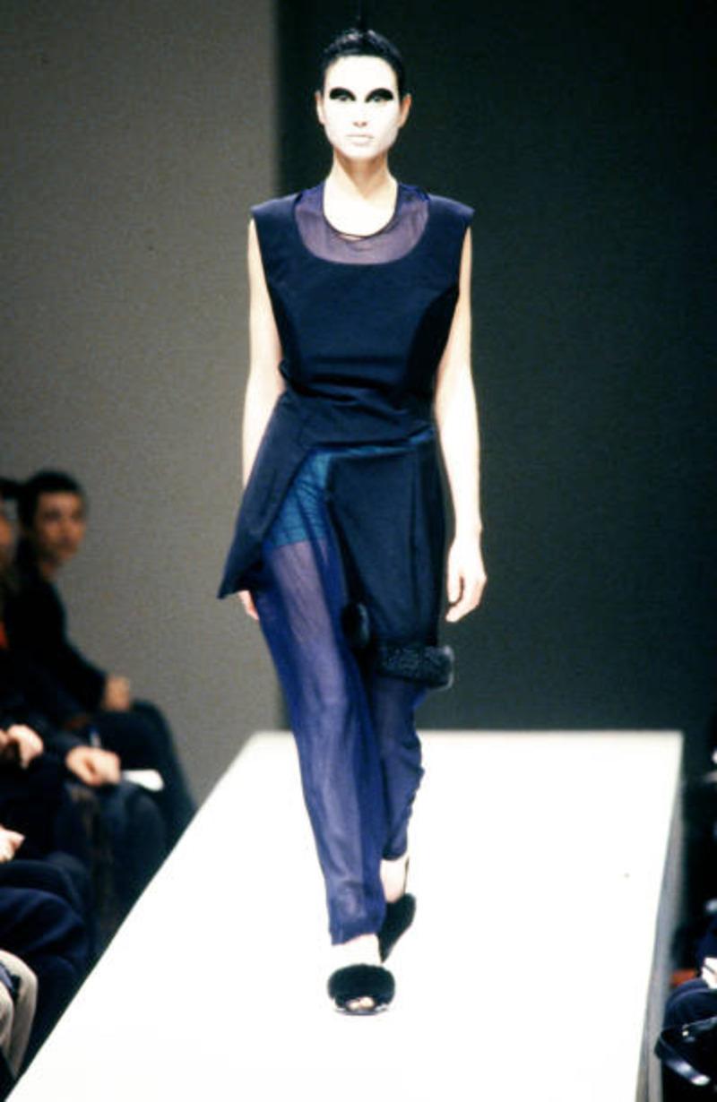 1997 COMME DES GARCONS Ensemble 3 pièces RUNWAY en laine marine avec panneaux transparents en vente 12