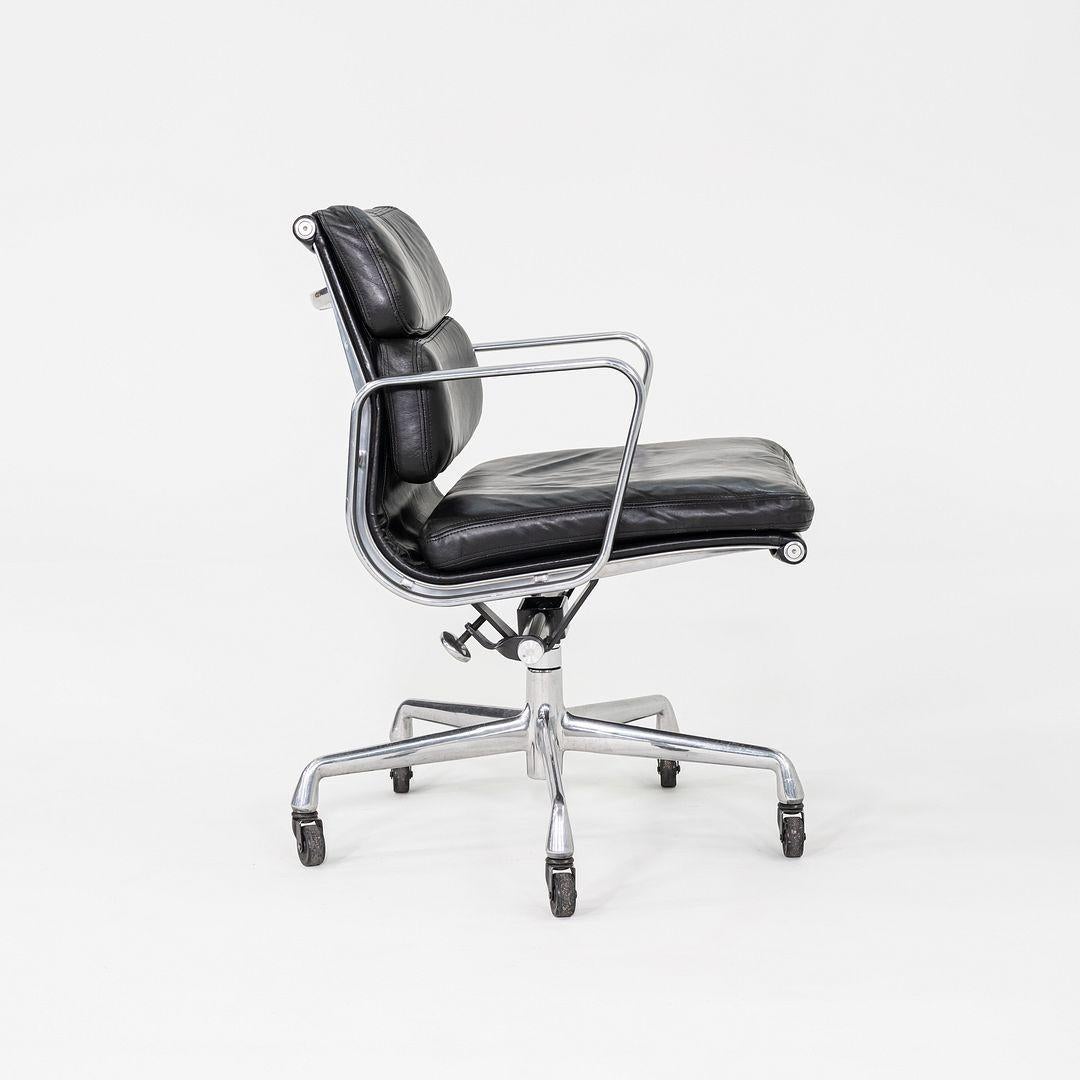1997 Herman Miller Eames Management Soft Pad Desk Chair in schwarzem Leder im Angebot 1