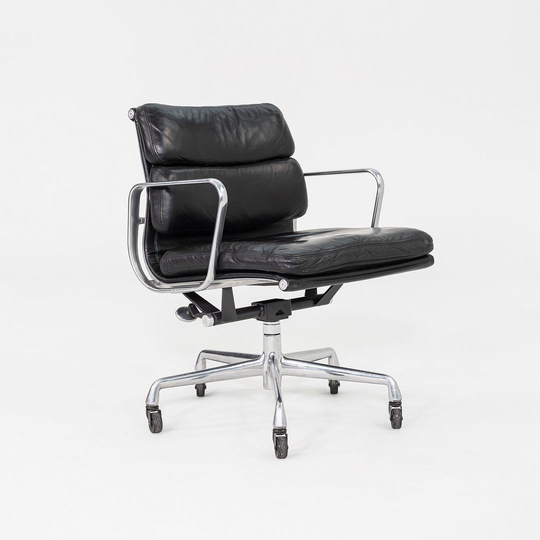 1997 Herman Miller Eames Management Soft Pad Desk Chair in schwarzem Leder im Angebot 2