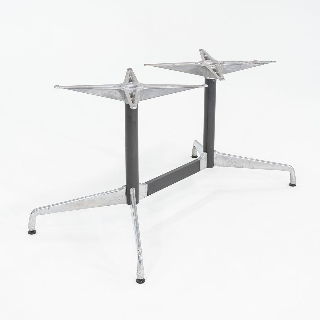 1997 Herman Miller Eames Mesa de comedor / conferencia segmentada 30x60 en roble oscuro finales del siglo XX en venta