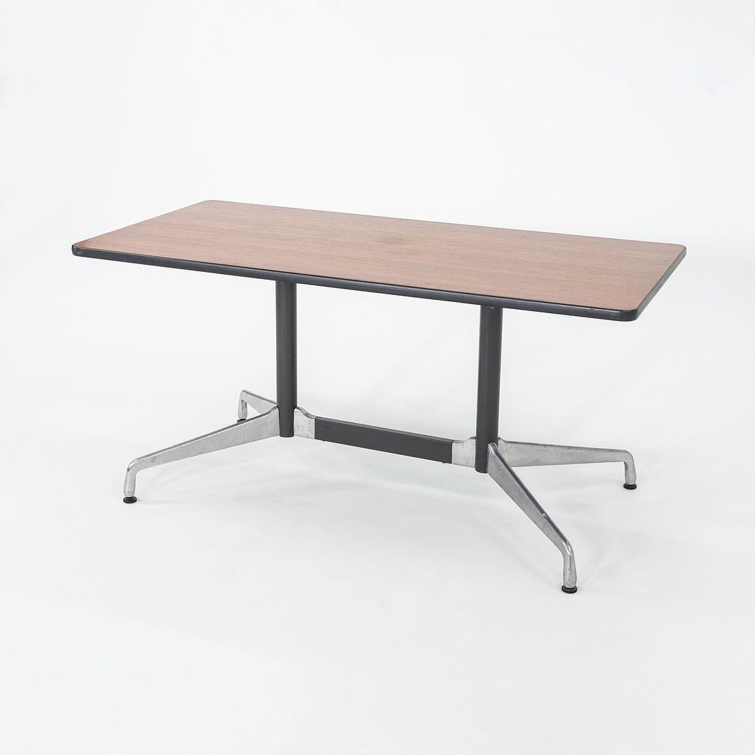 1997 Herman Miller Eames Mesa de comedor / conferencia segmentada 30x60 en roble oscuro en venta 2
