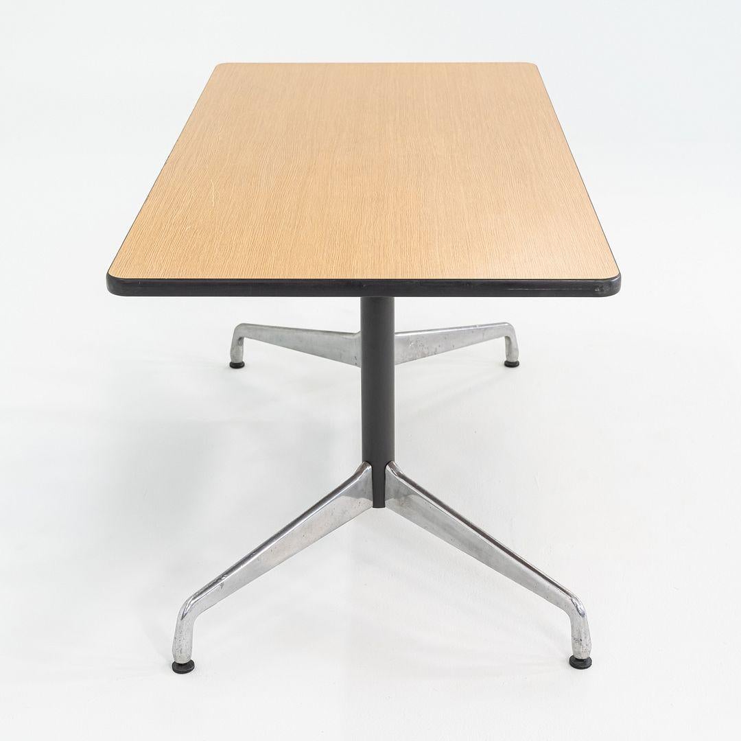 1997 Herman Miller Table de salle à manger segmentée / Table de conférence 30x60 en Oak en vente 1