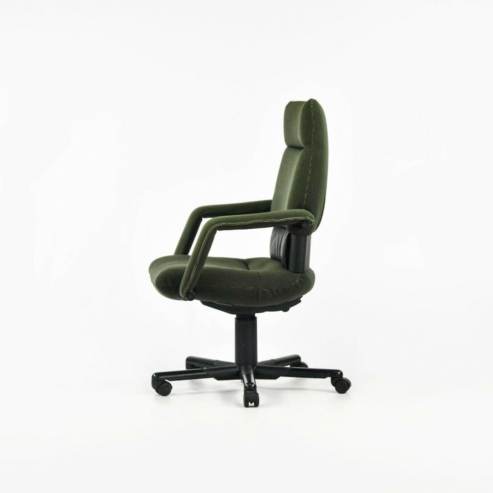 Métal Chaise de bureau post-moderne à haut dossier en tissu vert Mario Bellini Vitra Figura, 1997 en vente