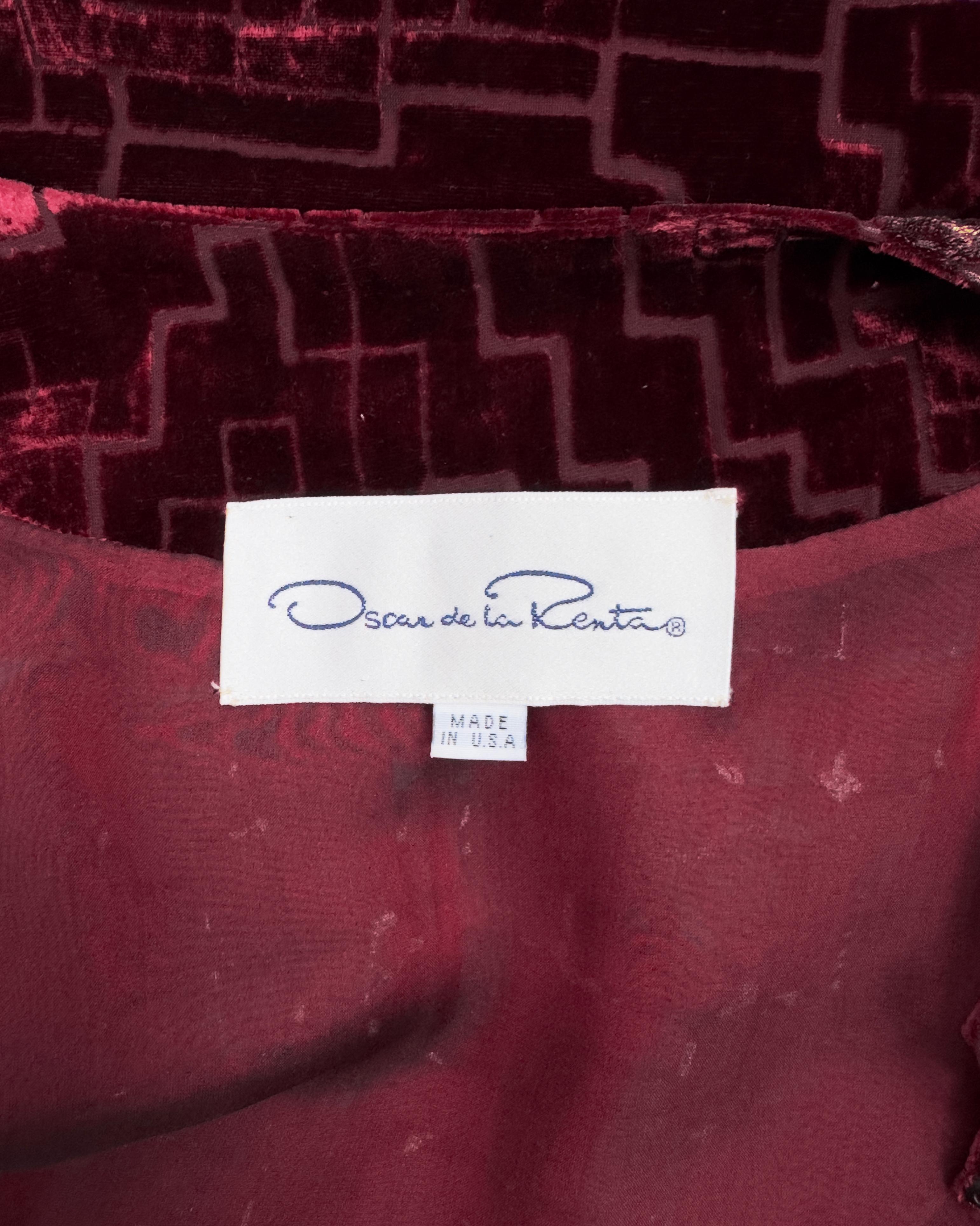 1997 Oscar De La Renta - Giacca e pantaloni in velluto rosso Burnout in vendita 2
