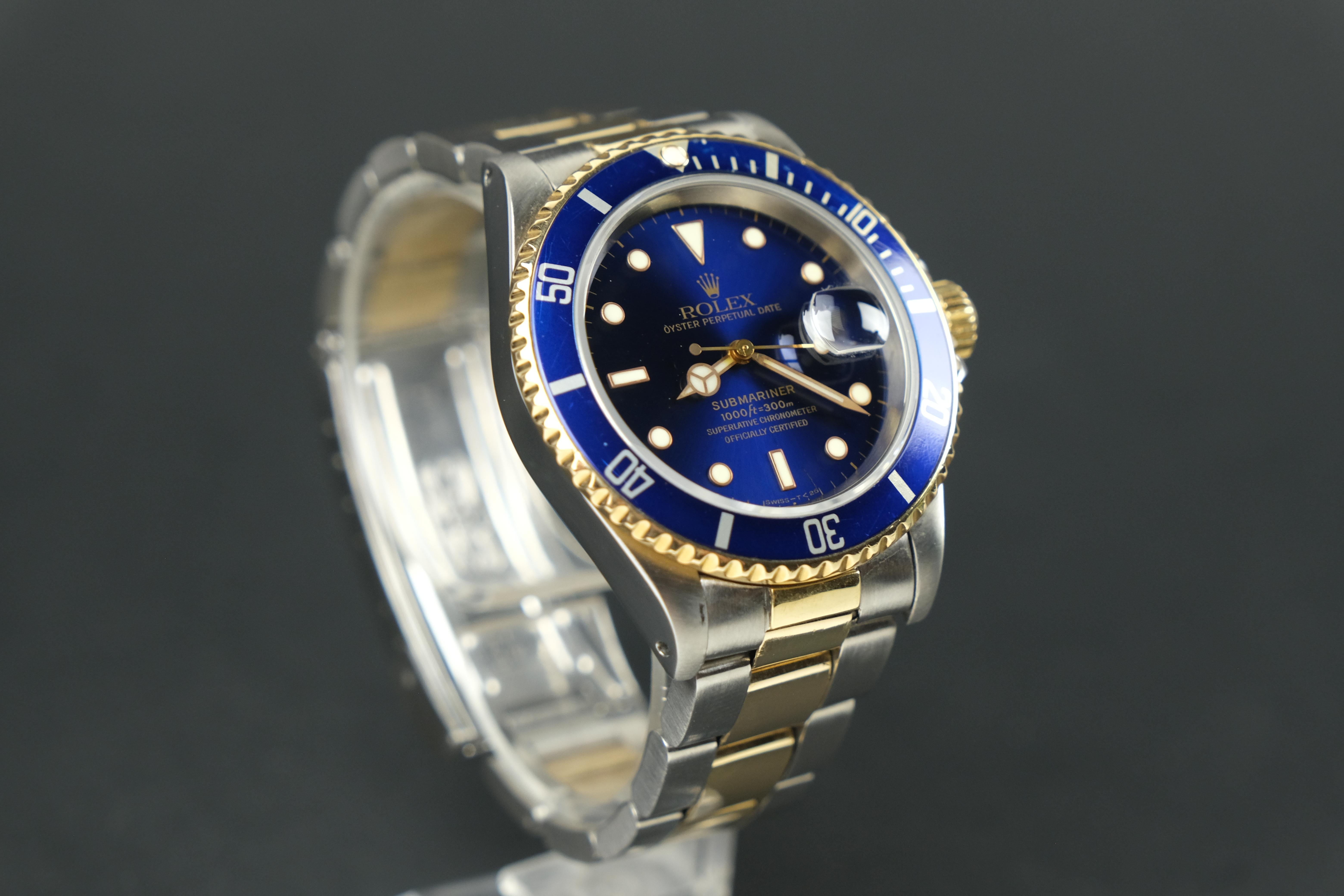 Montre-bracelet automatique Rolex Submariner Date en or 18 carats et acier inoxydable, 1997 Pour hommes en vente