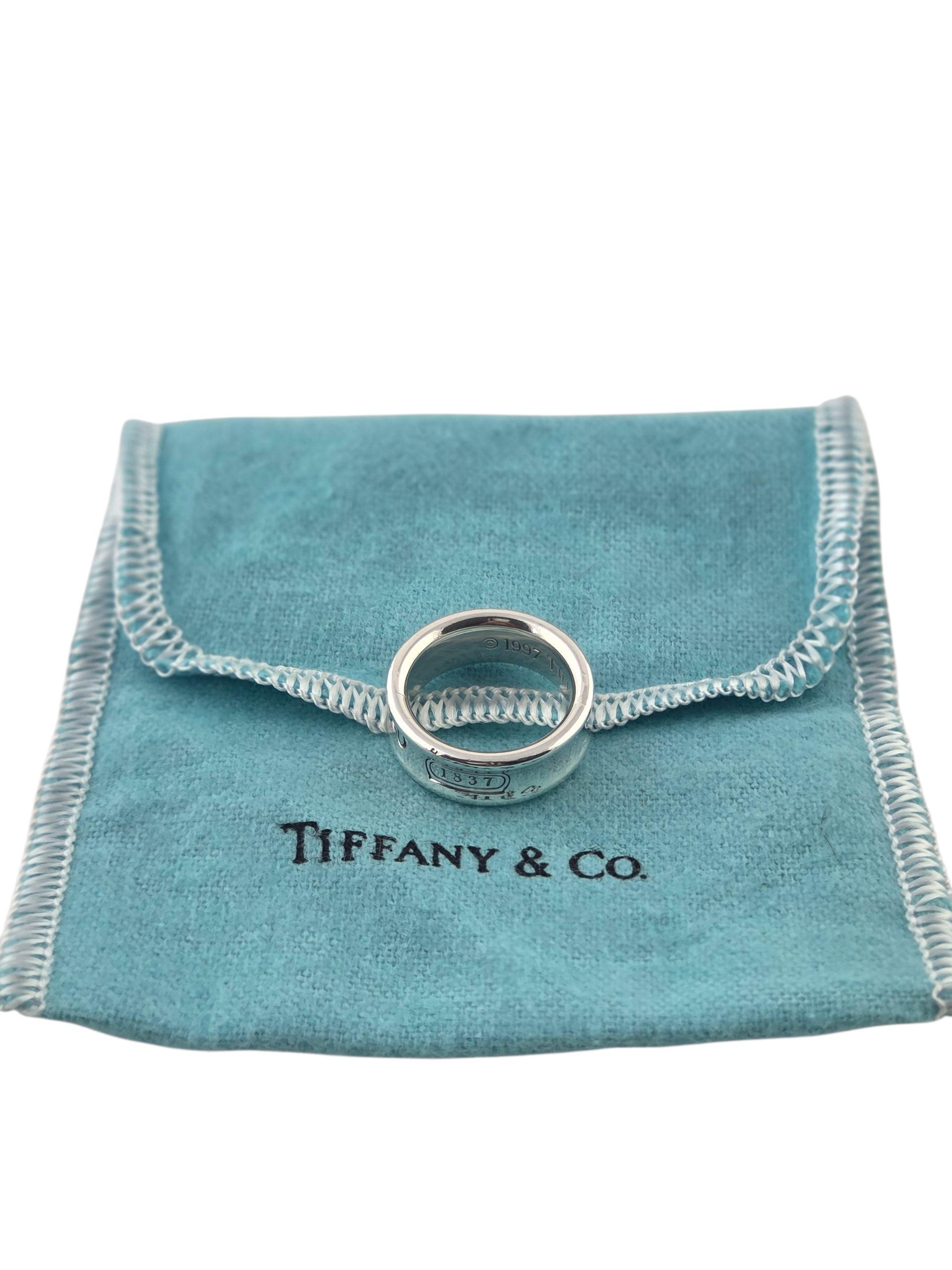 1997 Tiffany & Co. Anello in argento 1837 con astuccio #23807 in vendita 4