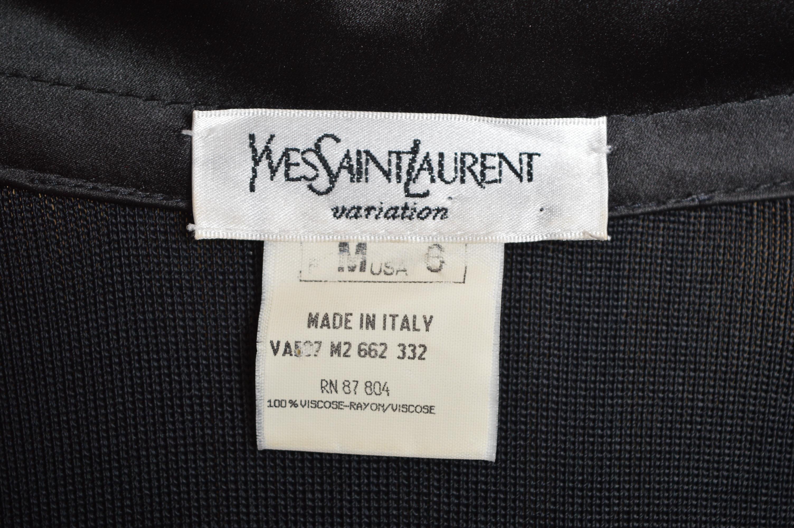 1997 YVES SAINT LAURENT Raffiniertes schwarzes langärmeliges Maxikleid aus Strickjersey im Angebot 7