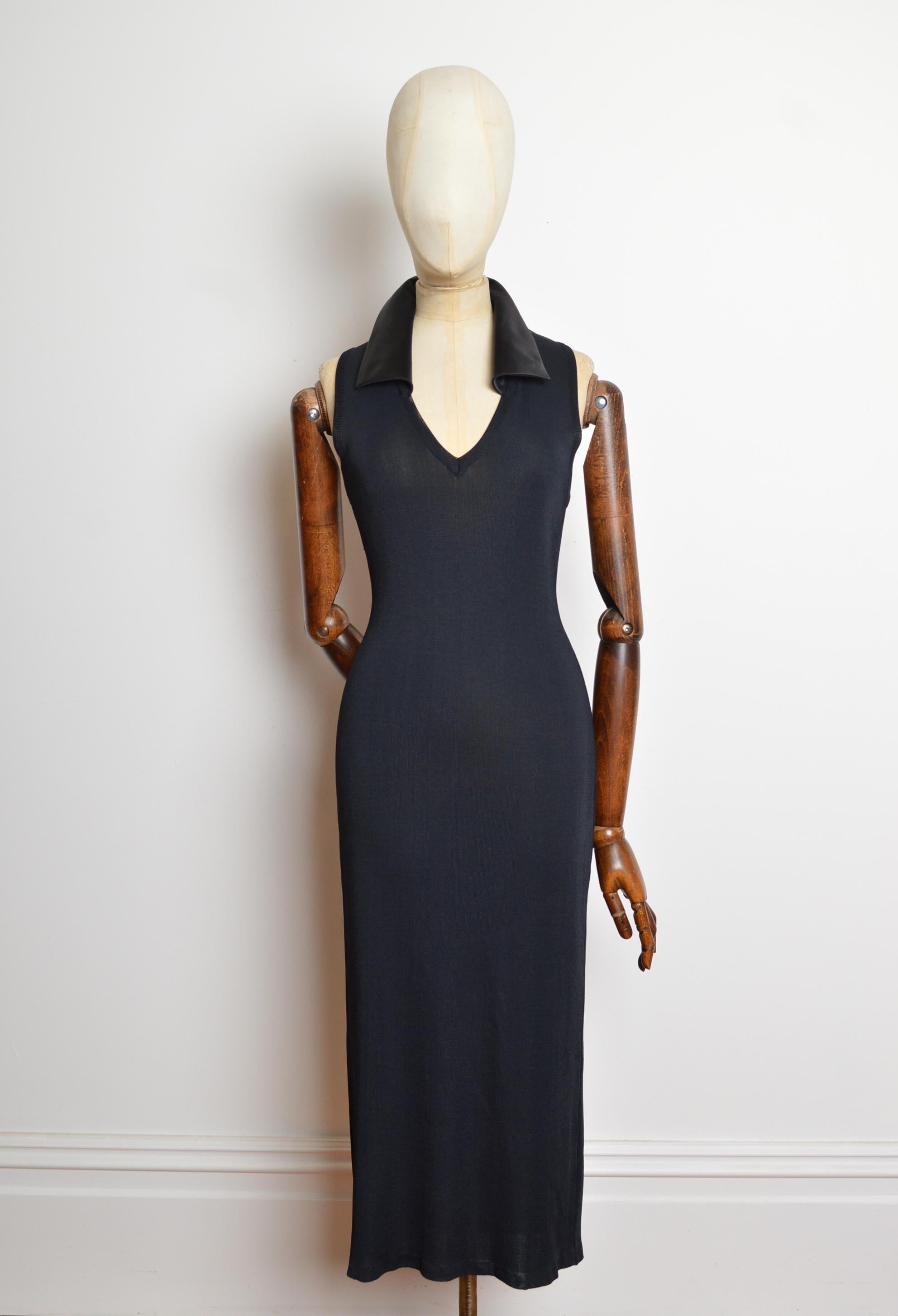 1997 YVES SAINT LAURENT Raffiniertes schwarzes langärmeliges Maxikleid aus Strickjersey (Schwarz) im Angebot