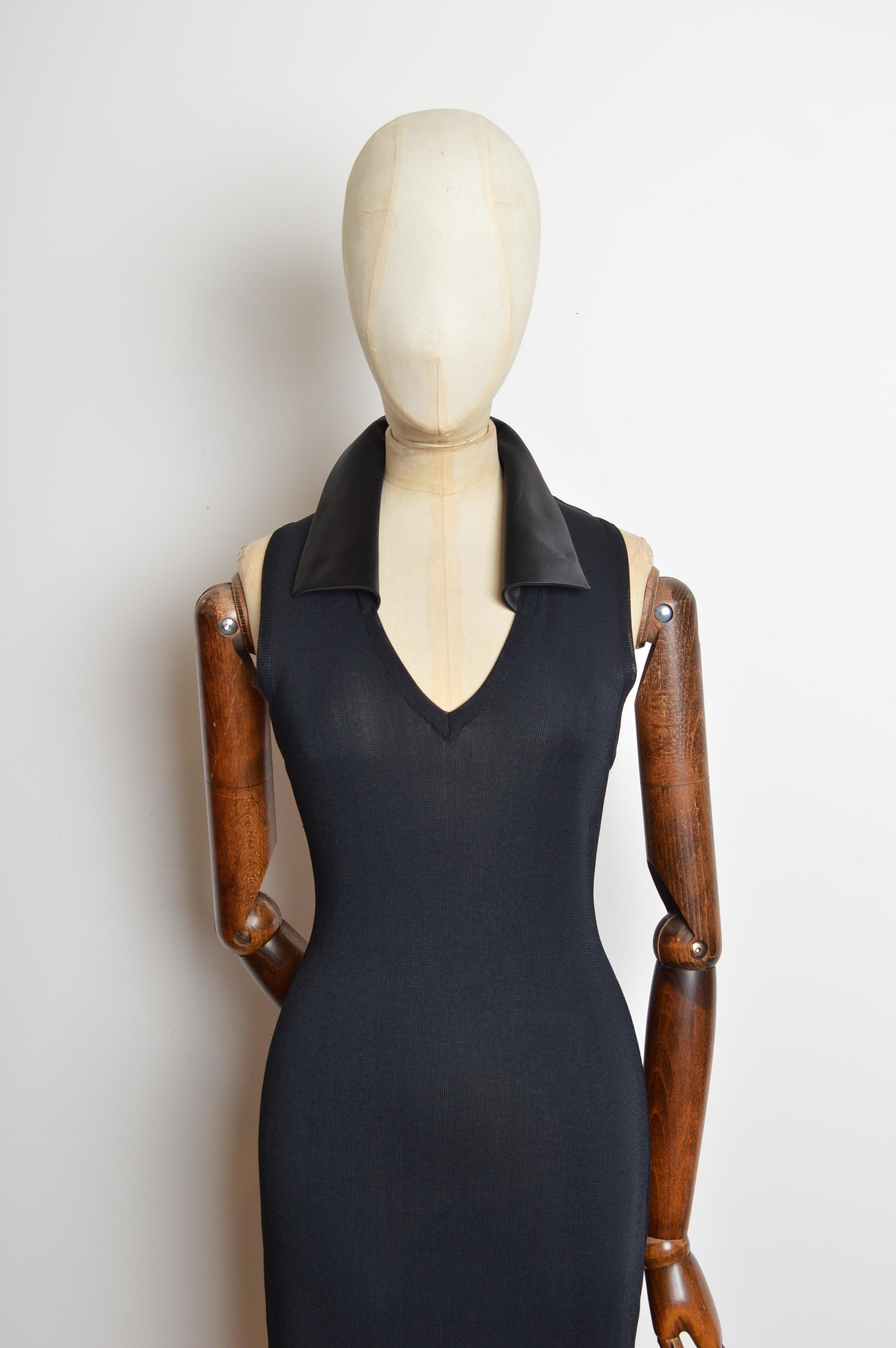 1997 YVES SAINT LAURENT Raffiniertes schwarzes langärmeliges Maxikleid aus Strickjersey im Zustand „Hervorragend“ im Angebot in Sheffield, GB