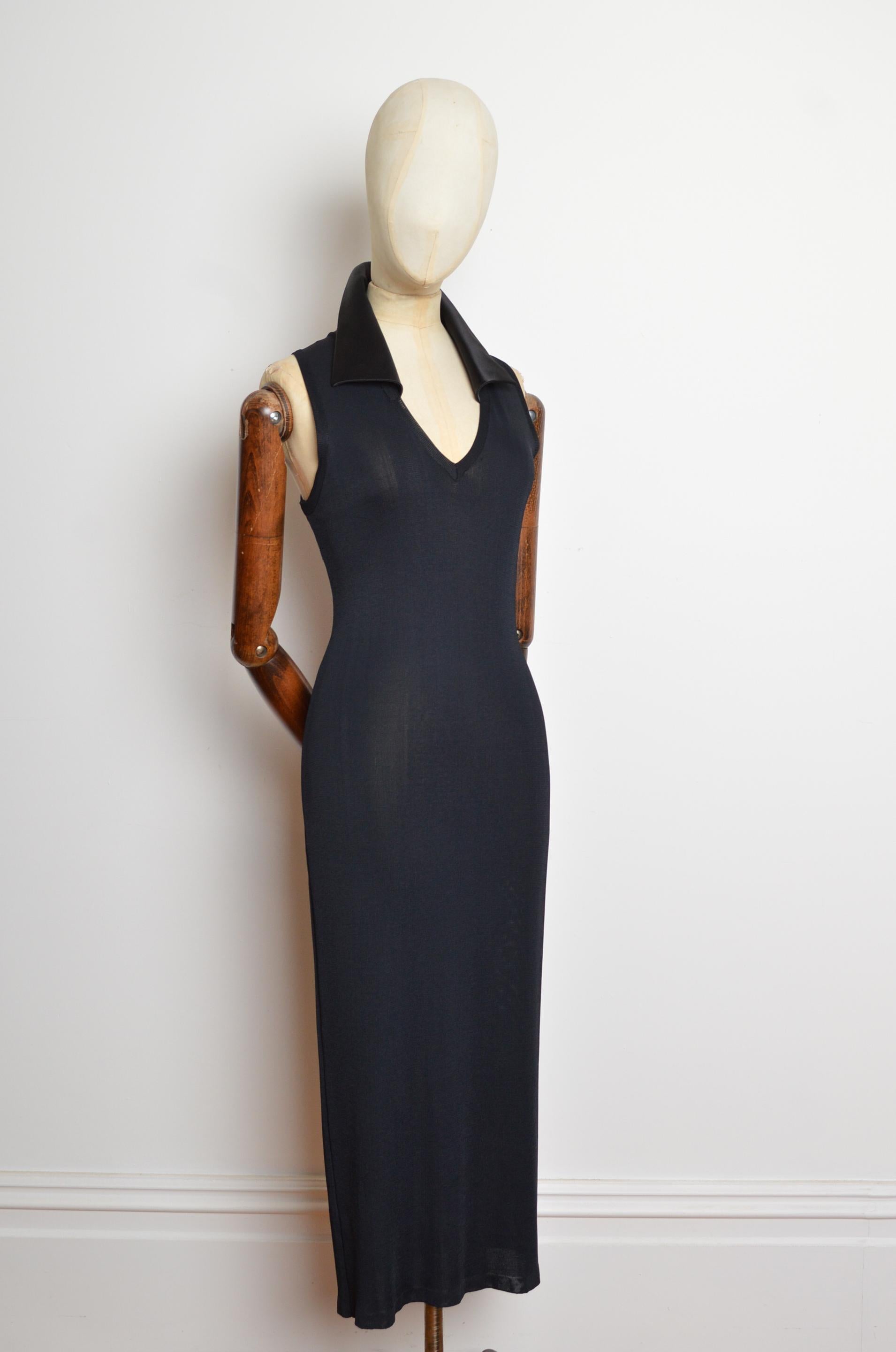 1997 YVES SAINT LAURENT Raffiniertes schwarzes langärmeliges Maxikleid aus Strickjersey Damen im Angebot