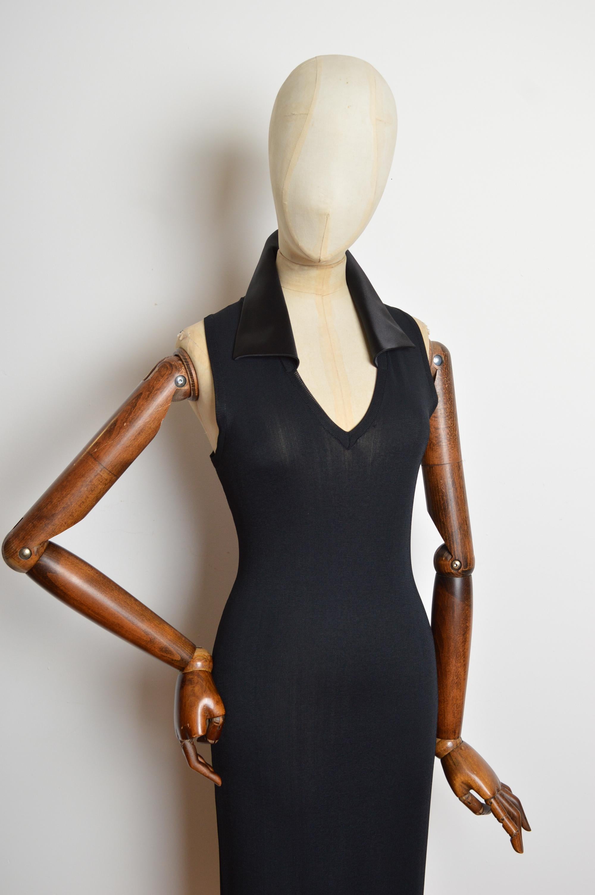 1997 YVES SAINT LAURENT Raffiniertes schwarzes langärmeliges Maxikleid aus Strickjersey im Angebot 2