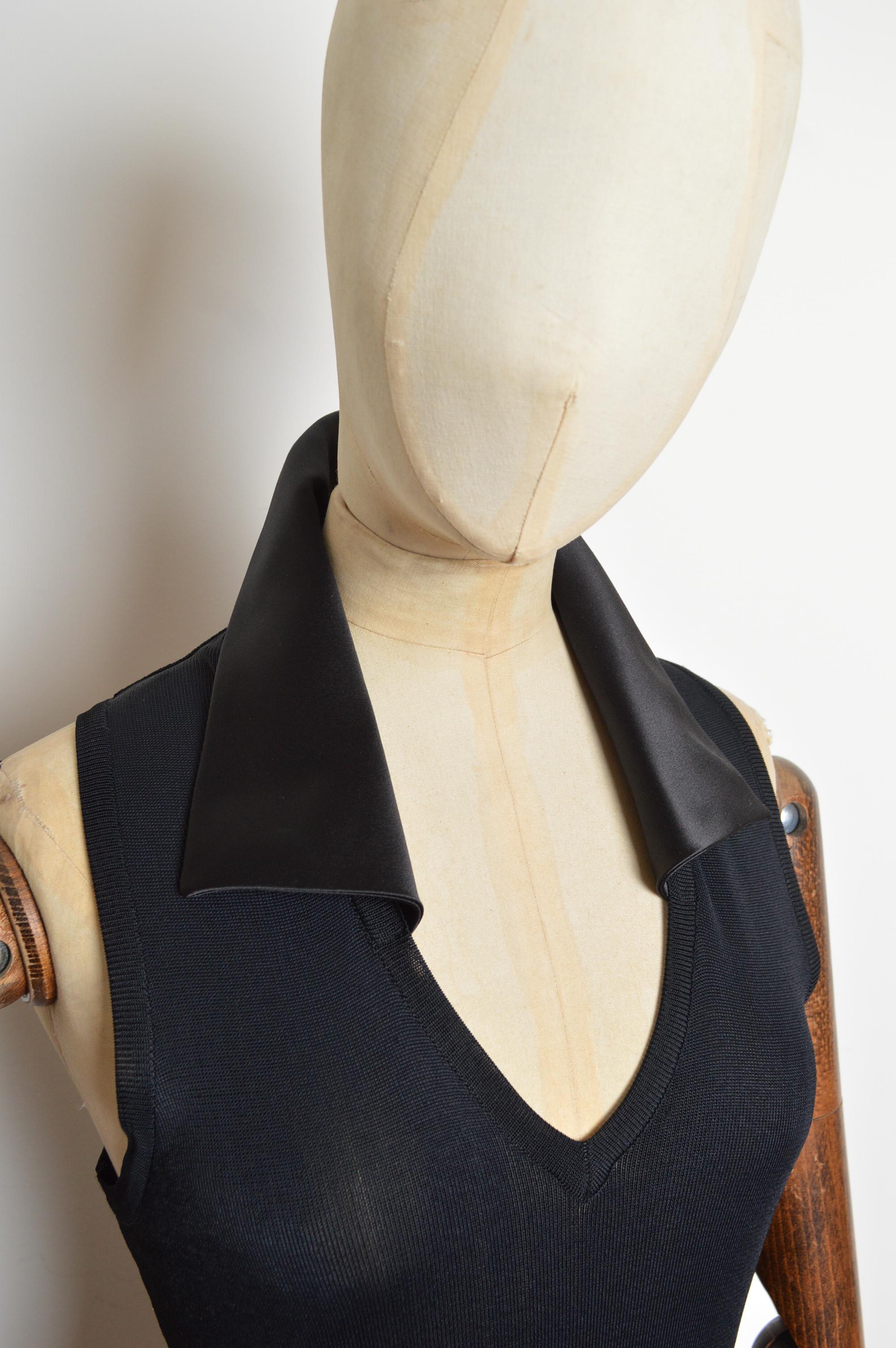 1997 YVES SAINT LAURENT Raffiniertes schwarzes langärmeliges Maxikleid aus Strickjersey im Angebot 3