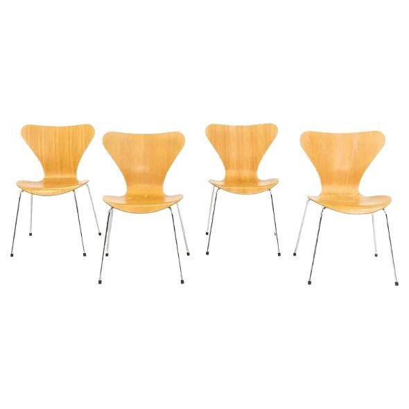 1998 Arne Jacobsen for Fritz Hansen Series 7 Dining / Side Chair, Model 3107 For Sale