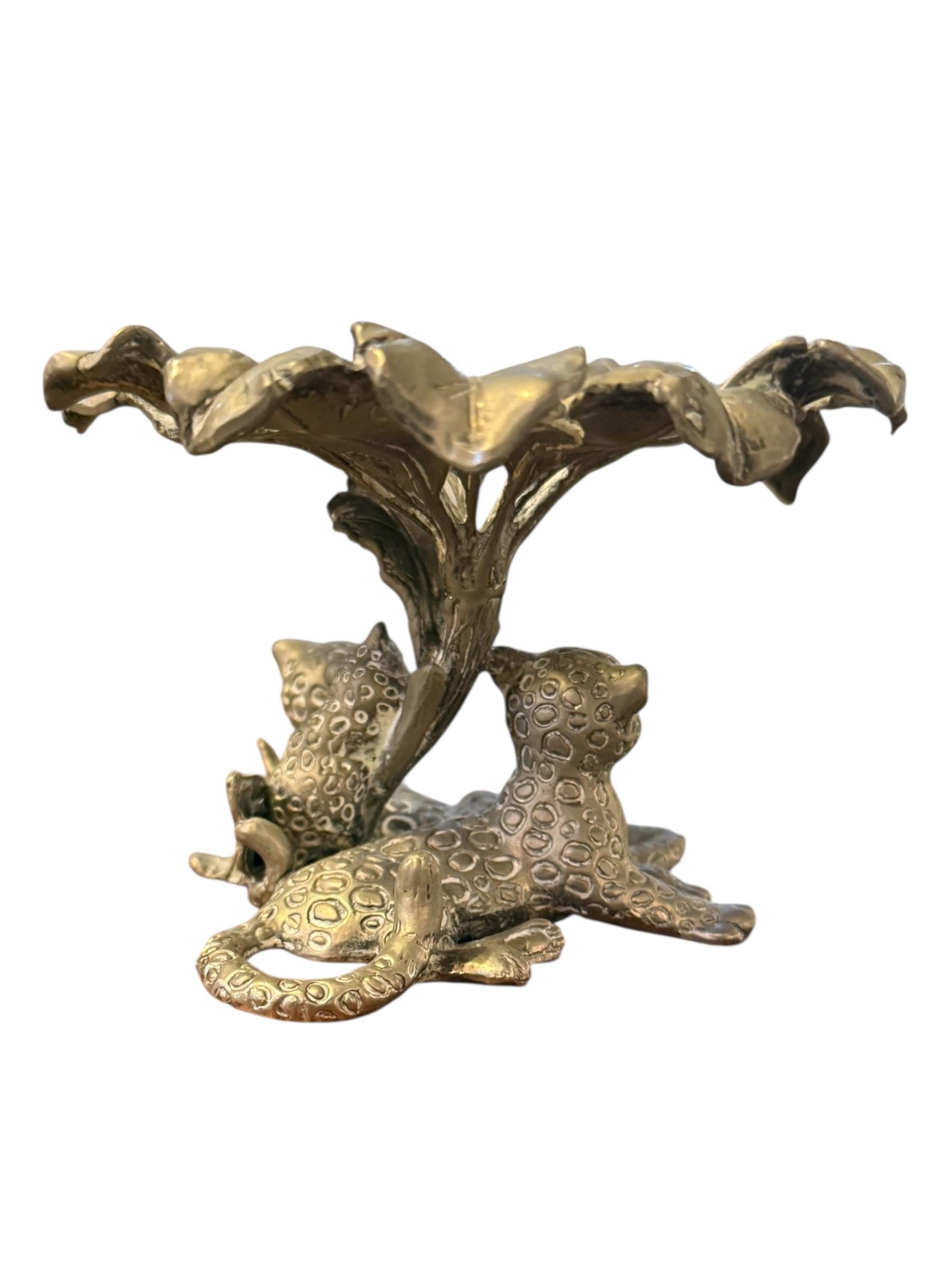 Américain 1998 Arthur Court Leopard and Cub Sculpture/Candleholder en vente