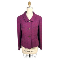1998 Chanel Boutique Fuchsia and Navy Tweed CC Button Jacket