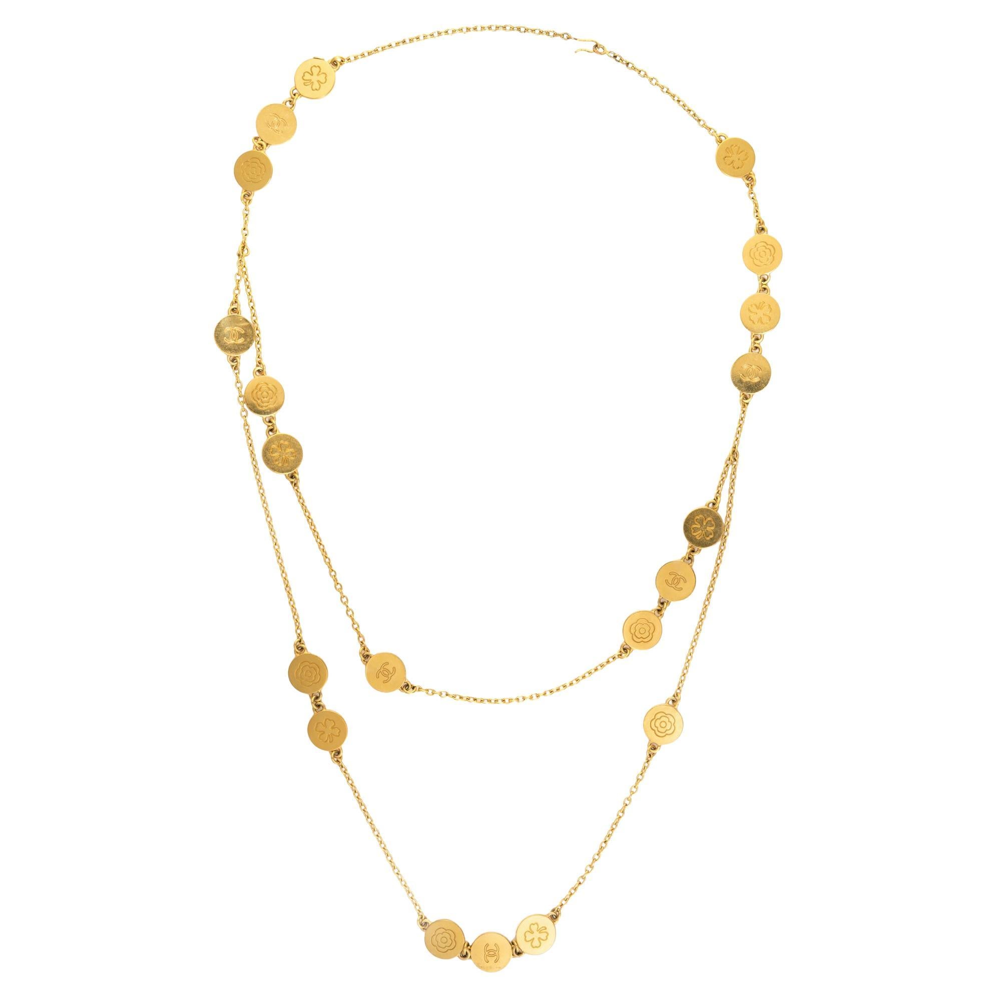 1998 Chanel Mehrstrangige Halskette Gelb Ton Kamelie CC Kleeblatt 29"" Medaillon im Angebot