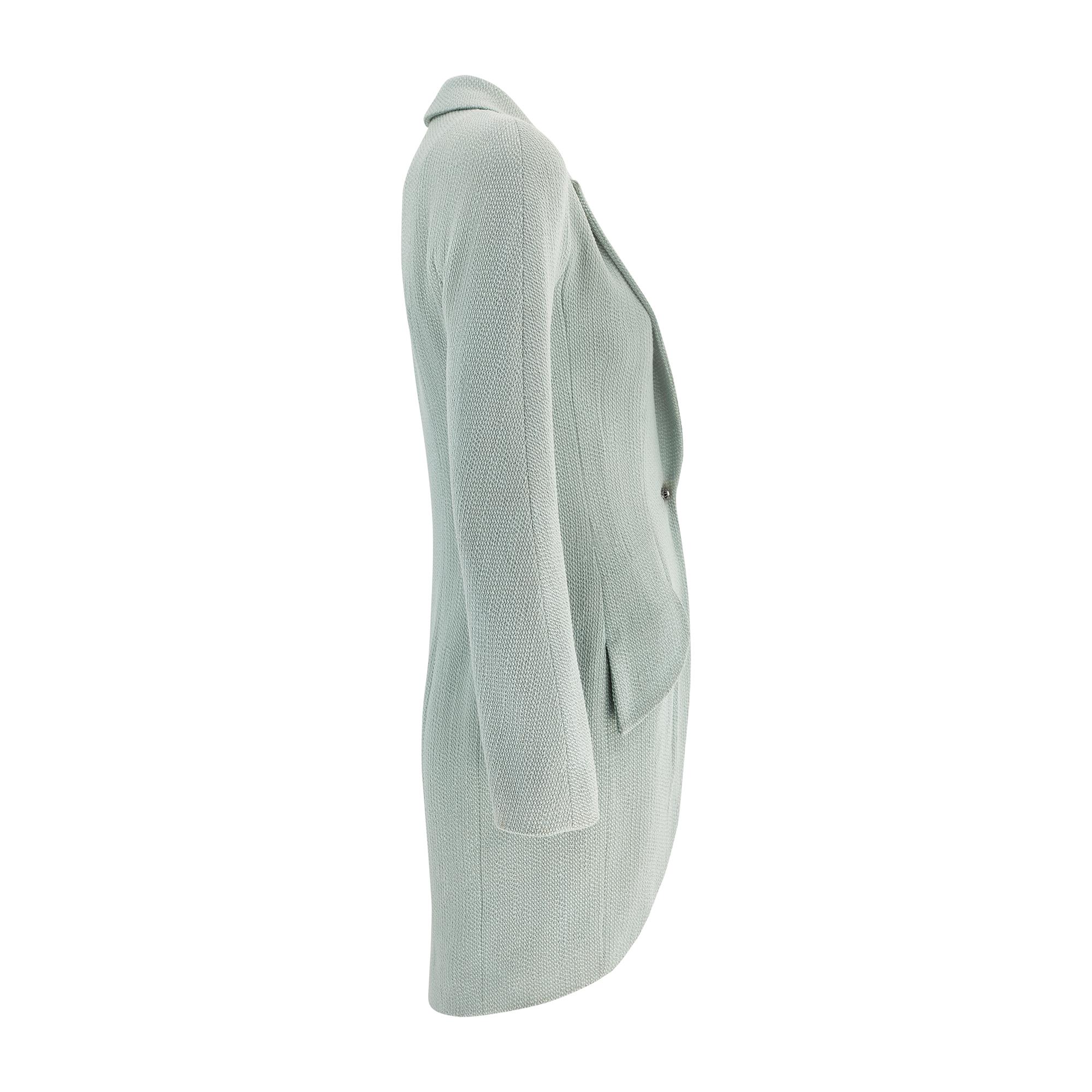 Diese elegante Jacke wurde von John Galliano entworfen und eine weiße Version lief auf dem Laufsteg als Teil der dekadenten Frühjahrsvorstellung 1998 von Christian Dior unter dem Titel 