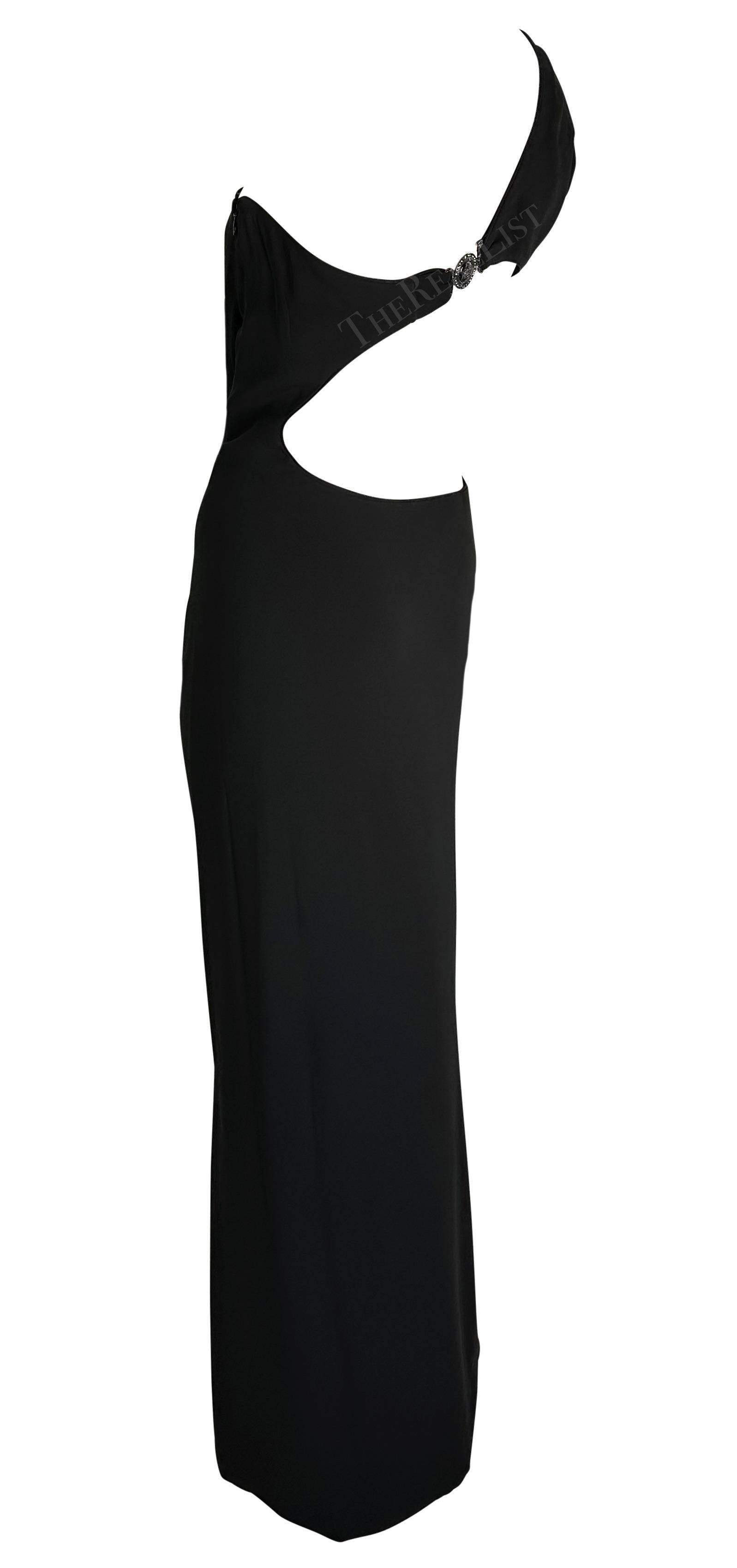 1998 Gianni Versace by Donatella Black Medusa Medallion Asymmetric Cutout Gown im Angebot 2