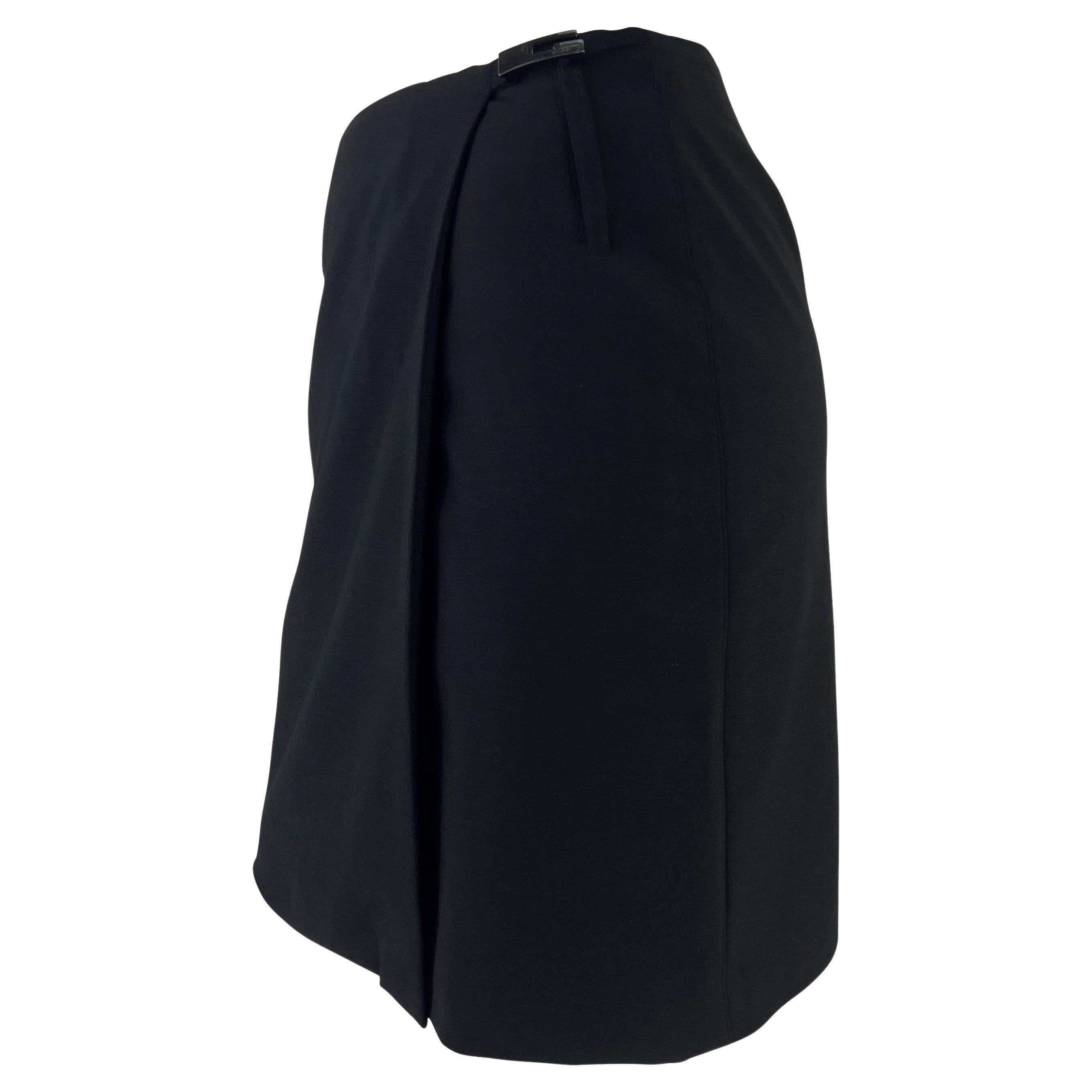 Noir Mini-jupe en laine extensible noire avec boucle logo Gucci by Tom Ford, 1998  en vente