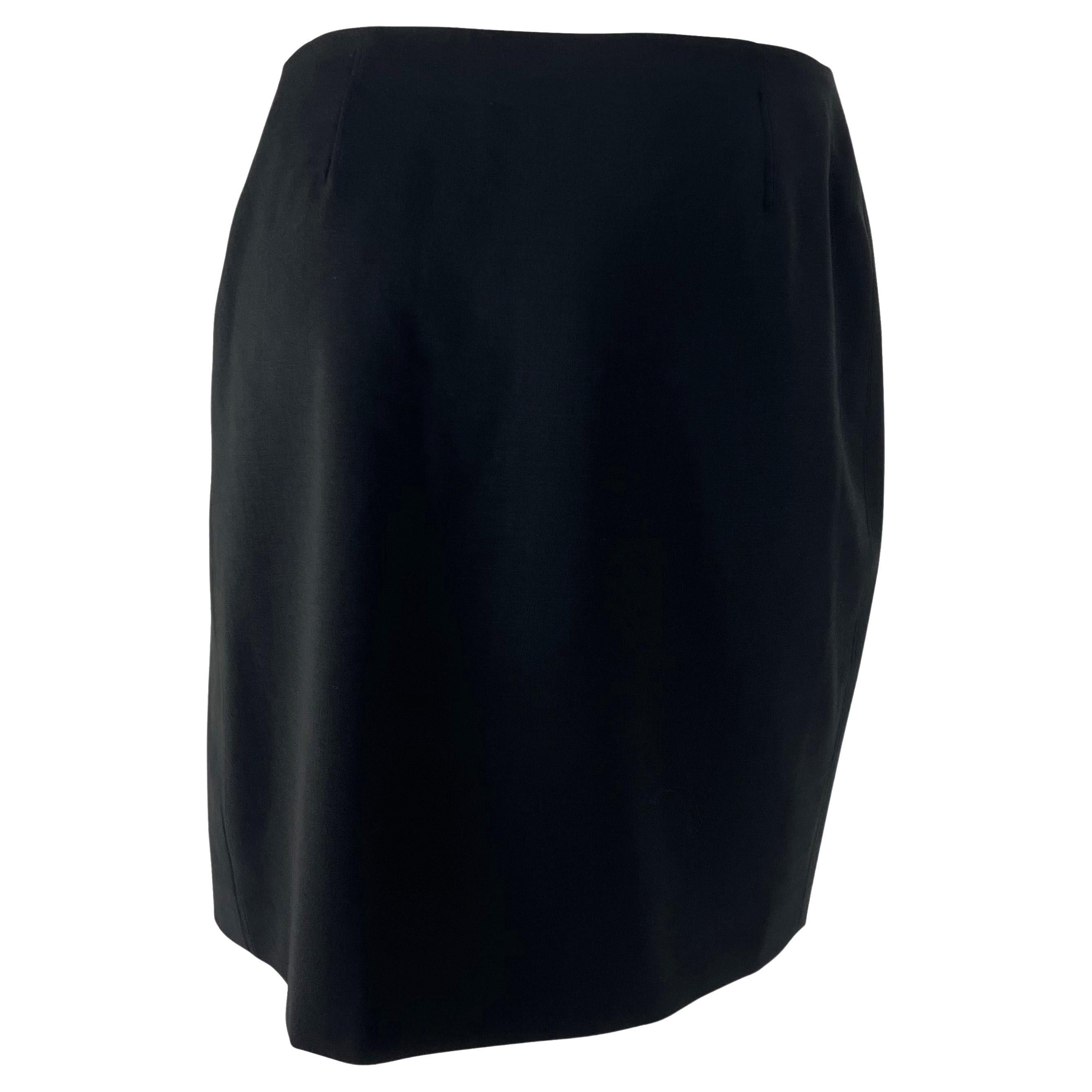 1998 Gucci by Tom Ford G Logo Buckle Wrap Black Stretch Wool Mini Skirt In Excellent Condition In West Hollywood, CA