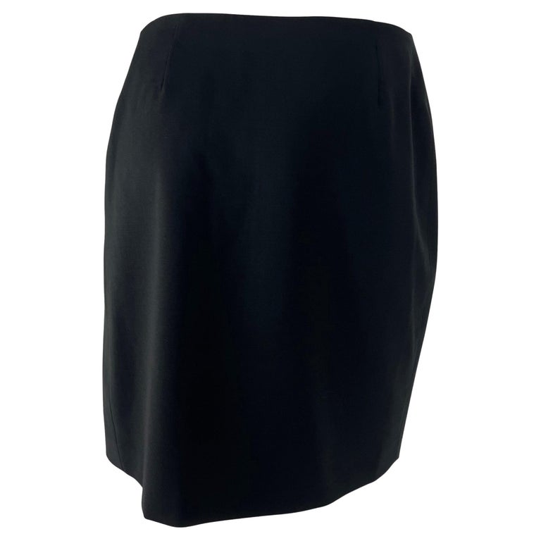 Women's 1998 Gucci by Tom Ford G Logo Buckle Wrap Black Stretch Wool Mini Skirt  For Sale