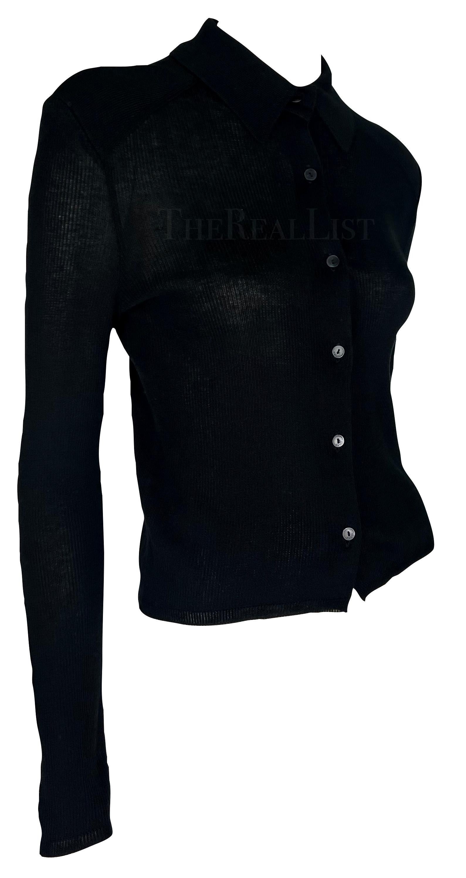 1998 Gucci by Tom Ford Top boutonné en tricot stretch semi-transparent côtelé noir en vente 2