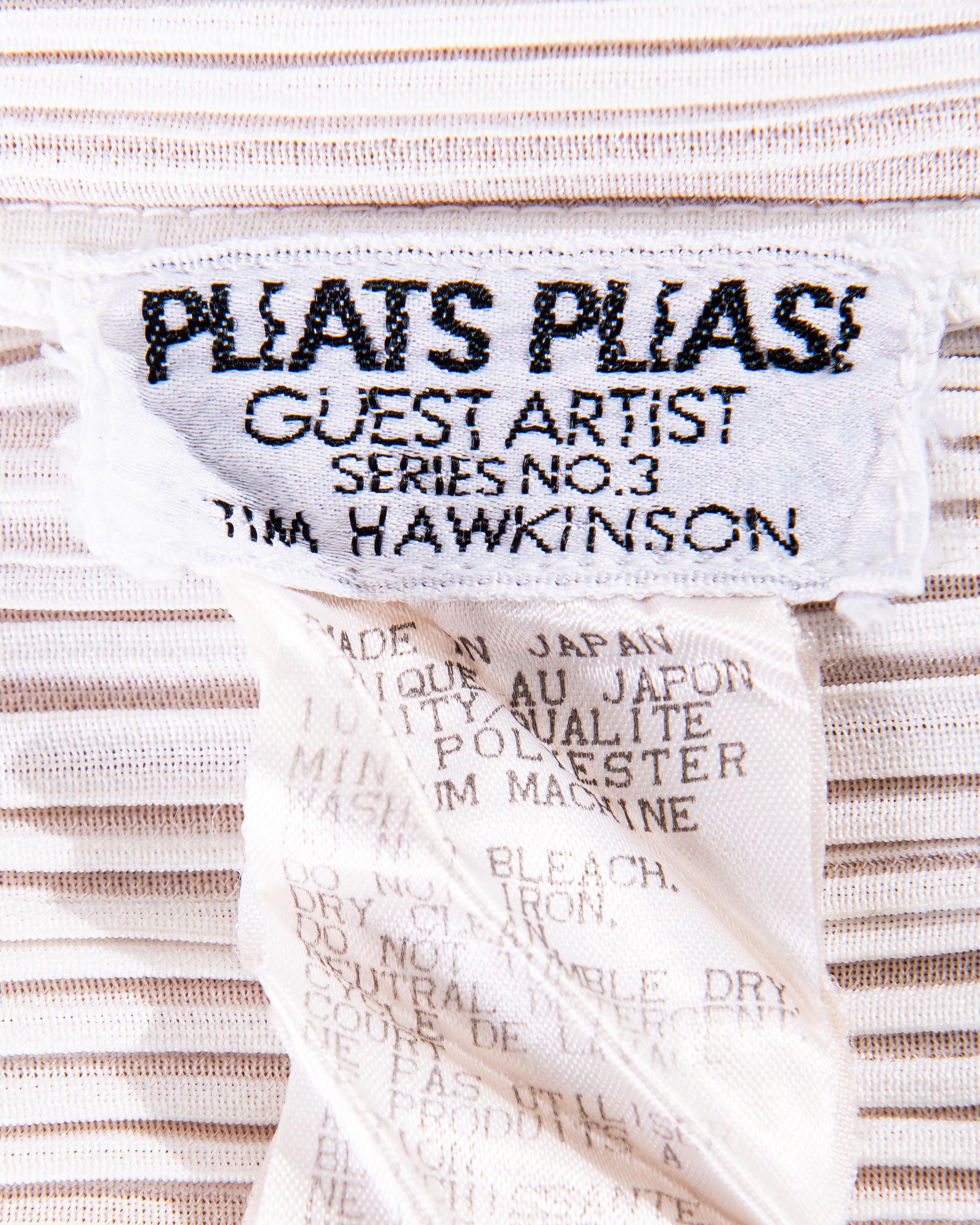 Issey Miyake Artist Series n° 3 Tim Hawkinson - Robe plissée à motif boule d'œil, 1998 en vente 8
