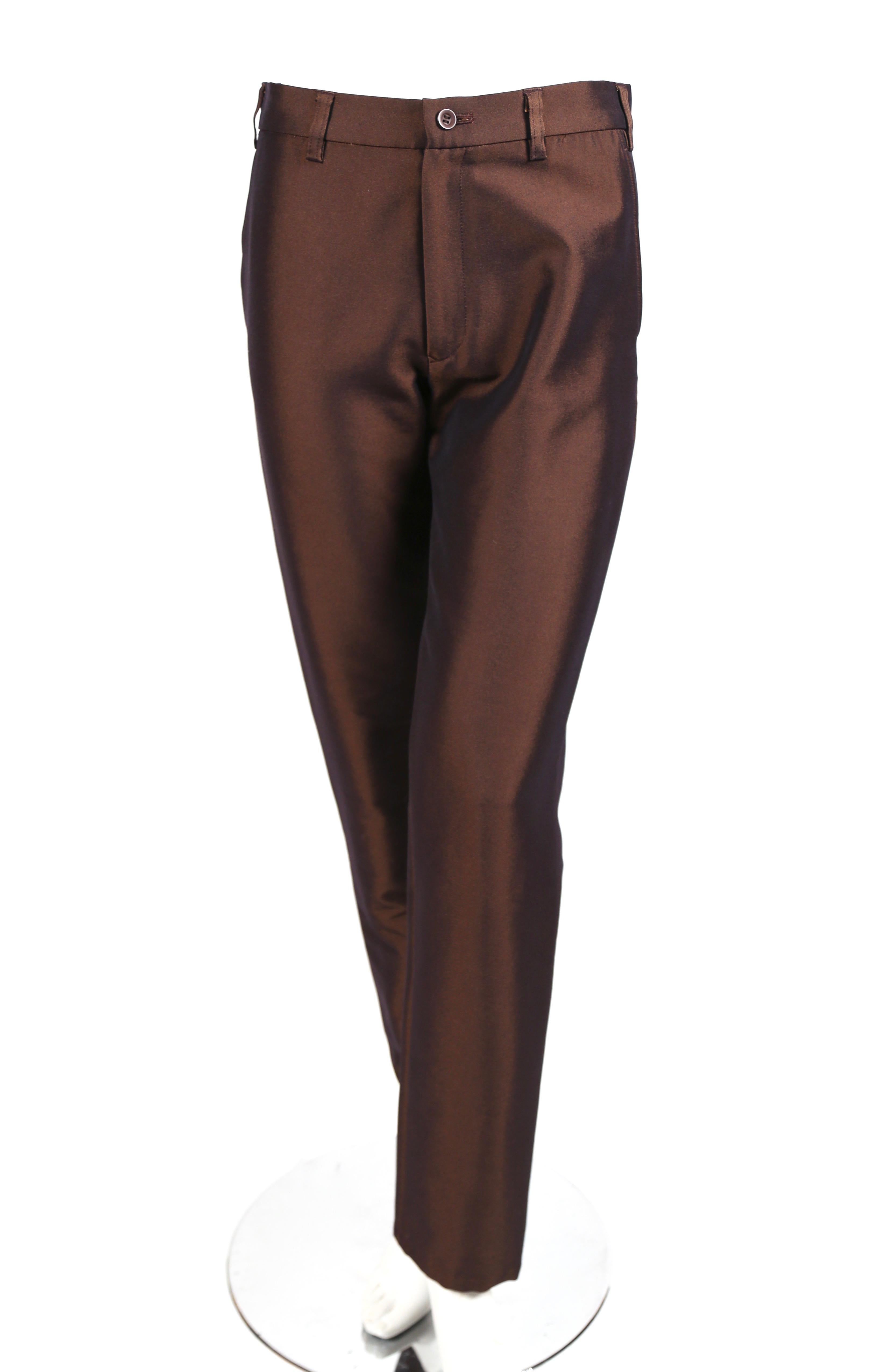 da uomo o donna 1998 Issey Miyake, abito RUNWAY con colletto drappeggiato bordeaux iridescente in vendita