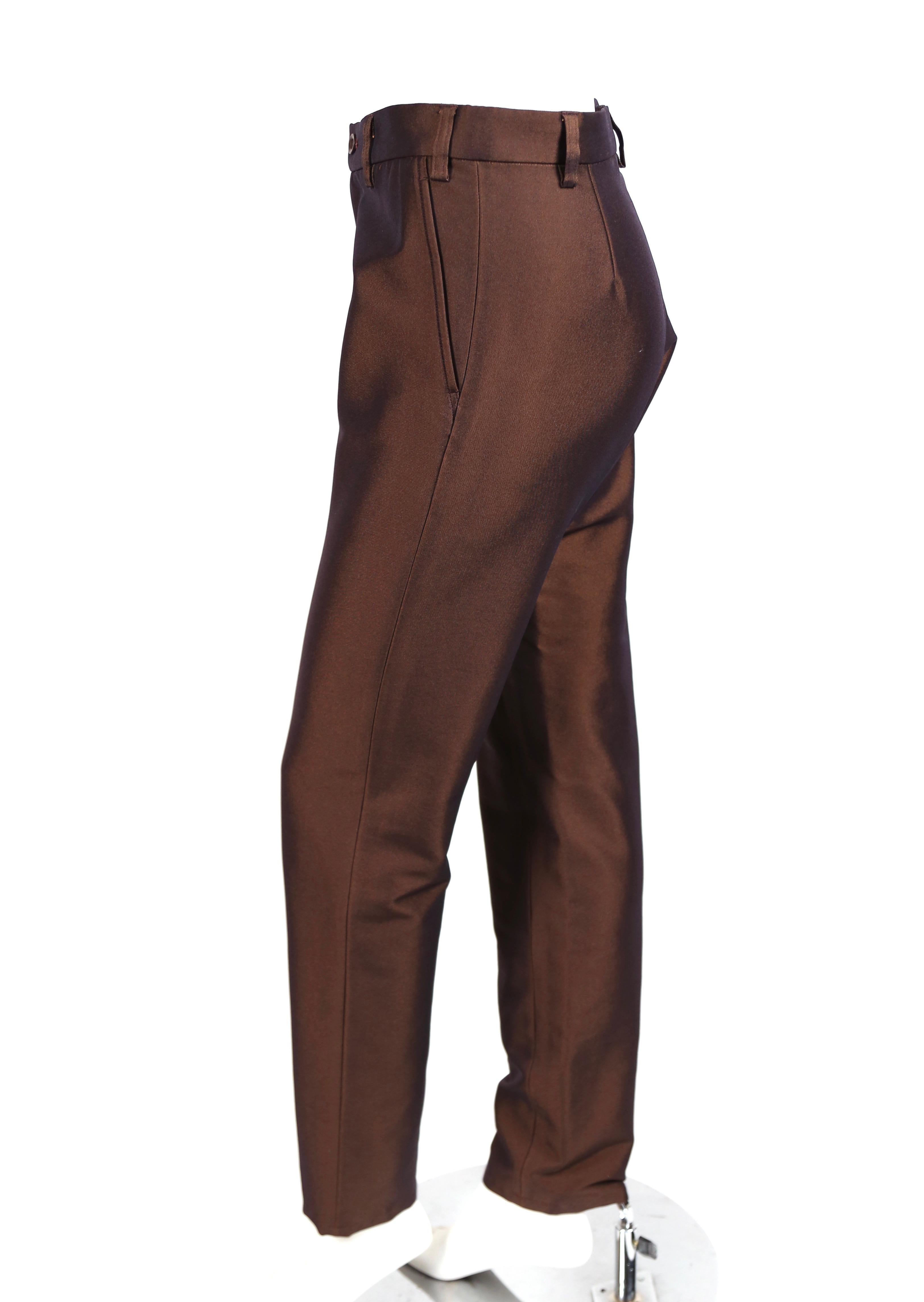 1998 Issey Miyake, abito RUNWAY con colletto drappeggiato bordeaux iridescente in vendita 1