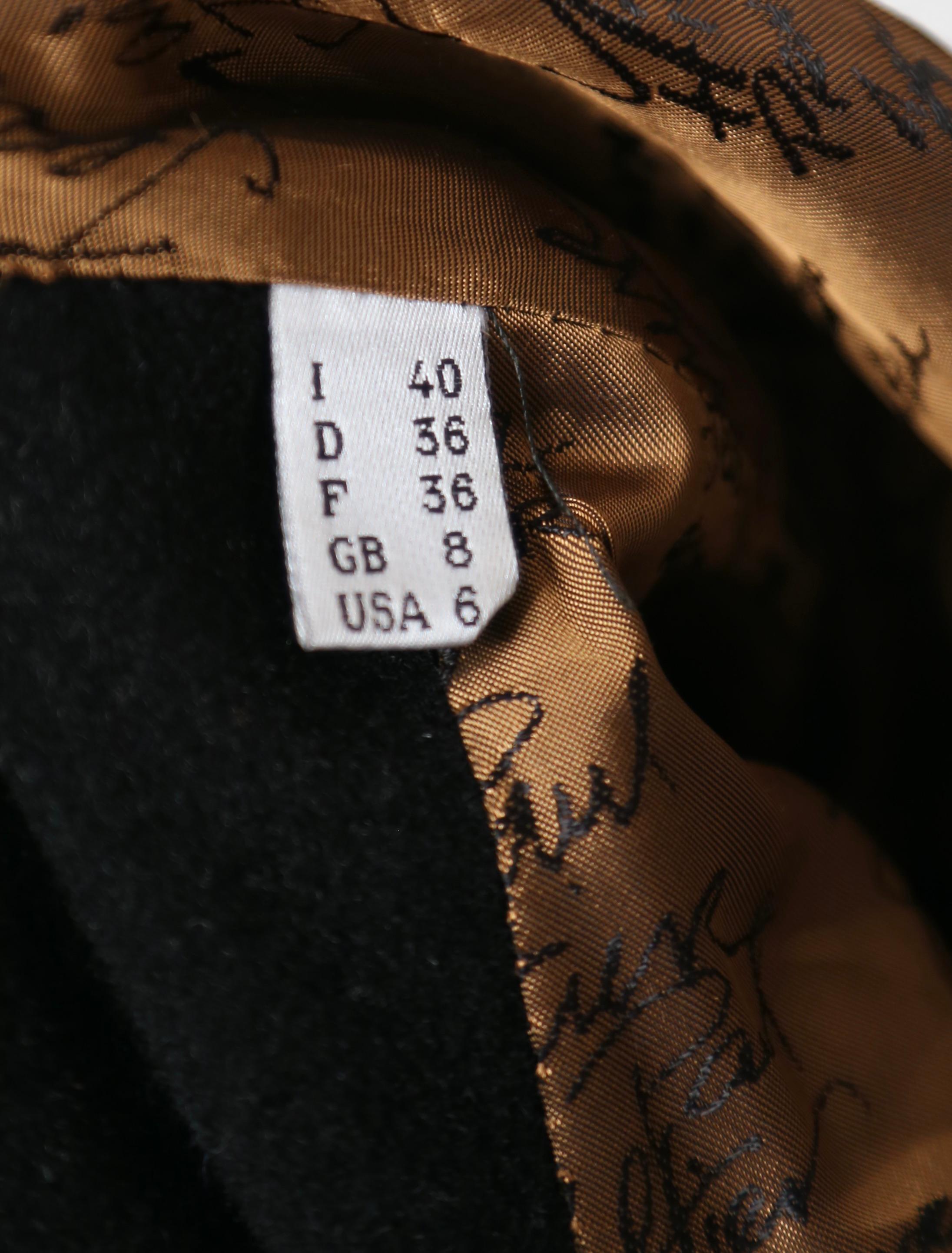 1998 JEAN PAUL GAULTIER manteau en laine et mohair noir avec bordures en velours en vente 4