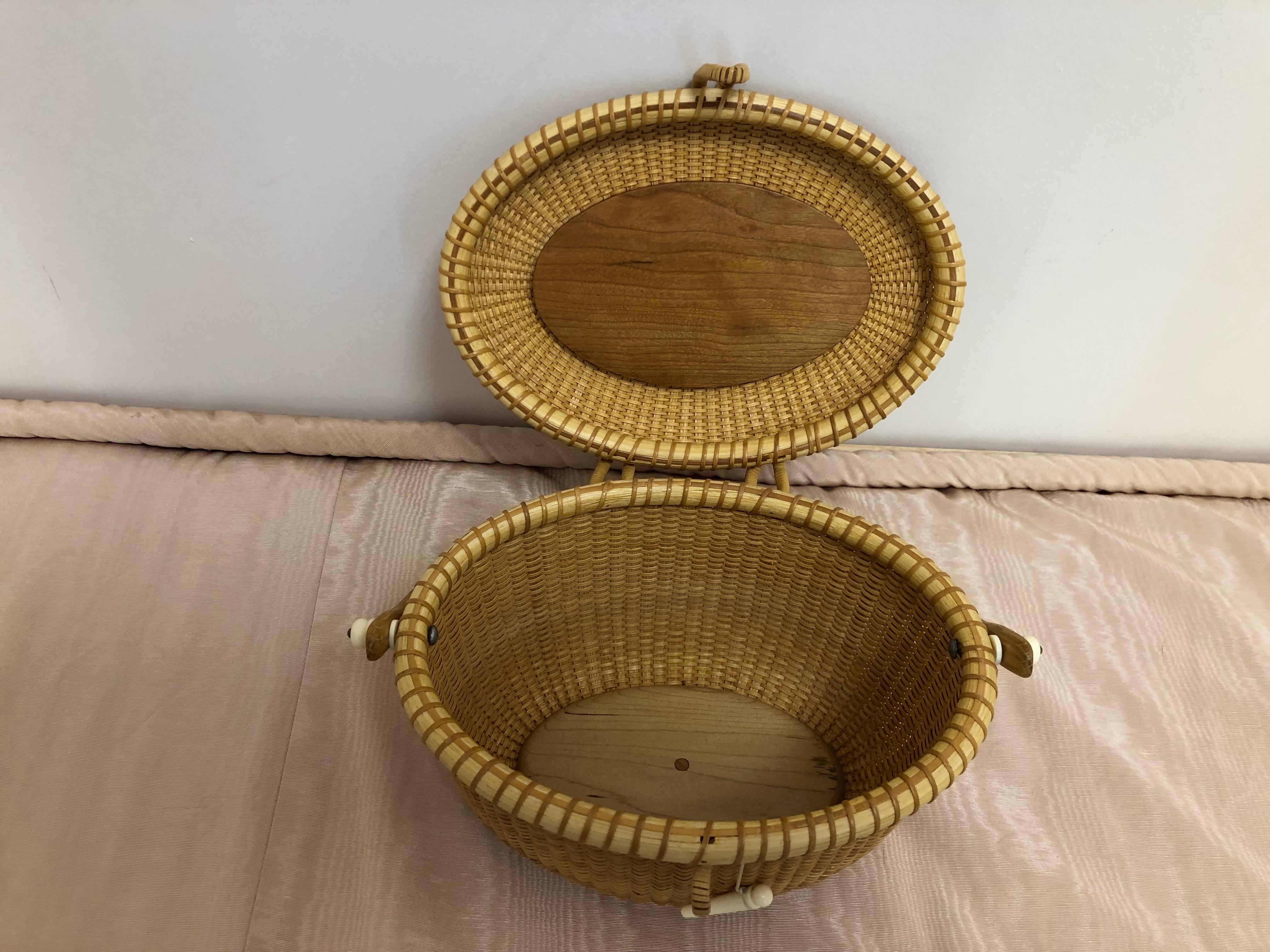 1998 John Keane Signed Nantucket Basket/Purse in As New Condition In Excellent Condition In Port Hope, ON
