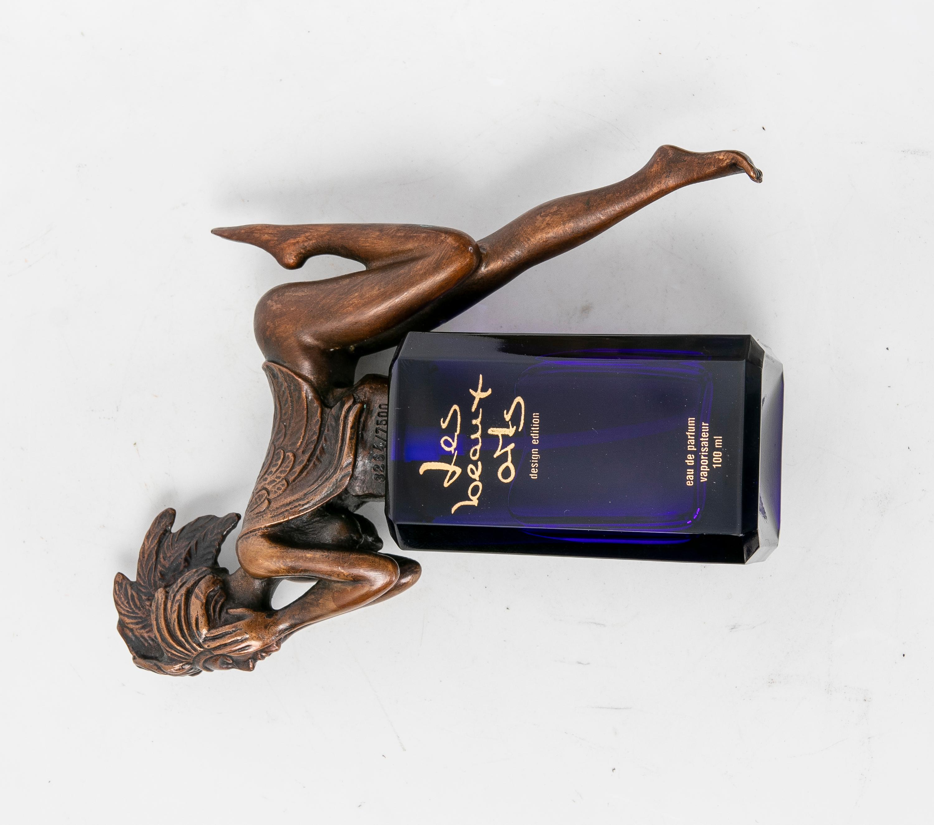 Flacon de parfum « Papagena » des Beaux-Arts en verre bleu foncé avec bronze, 1998 3