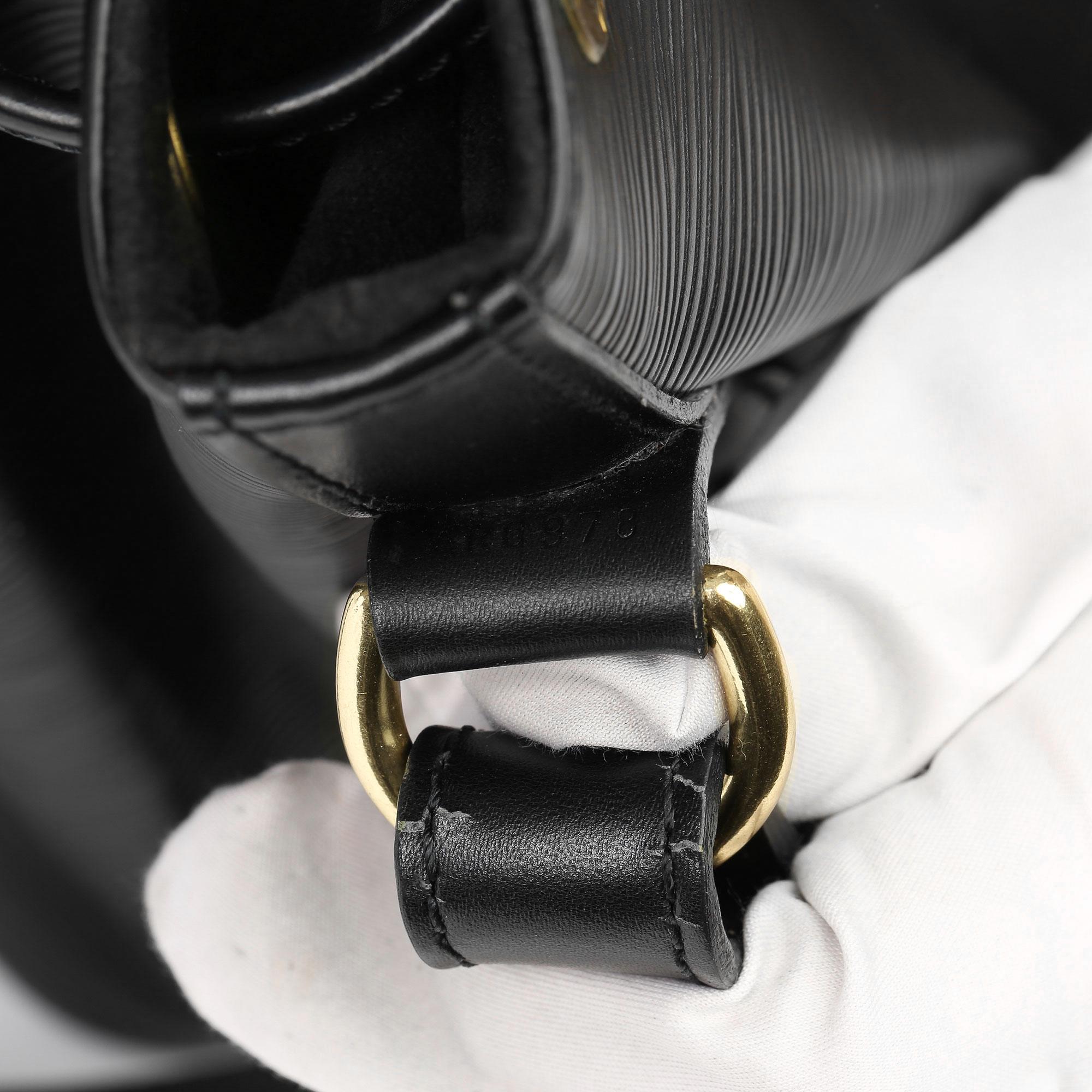 1998 Louis Vuitton Black Epi Leather Vintage Petit Noé 4
