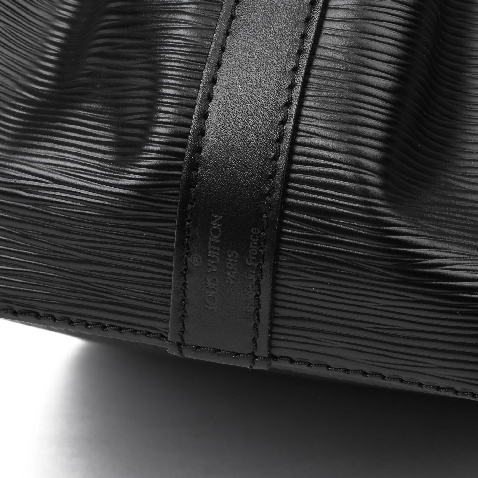 1998 Louis Vuitton Black Epi Leather Vintage Petit Noé 5