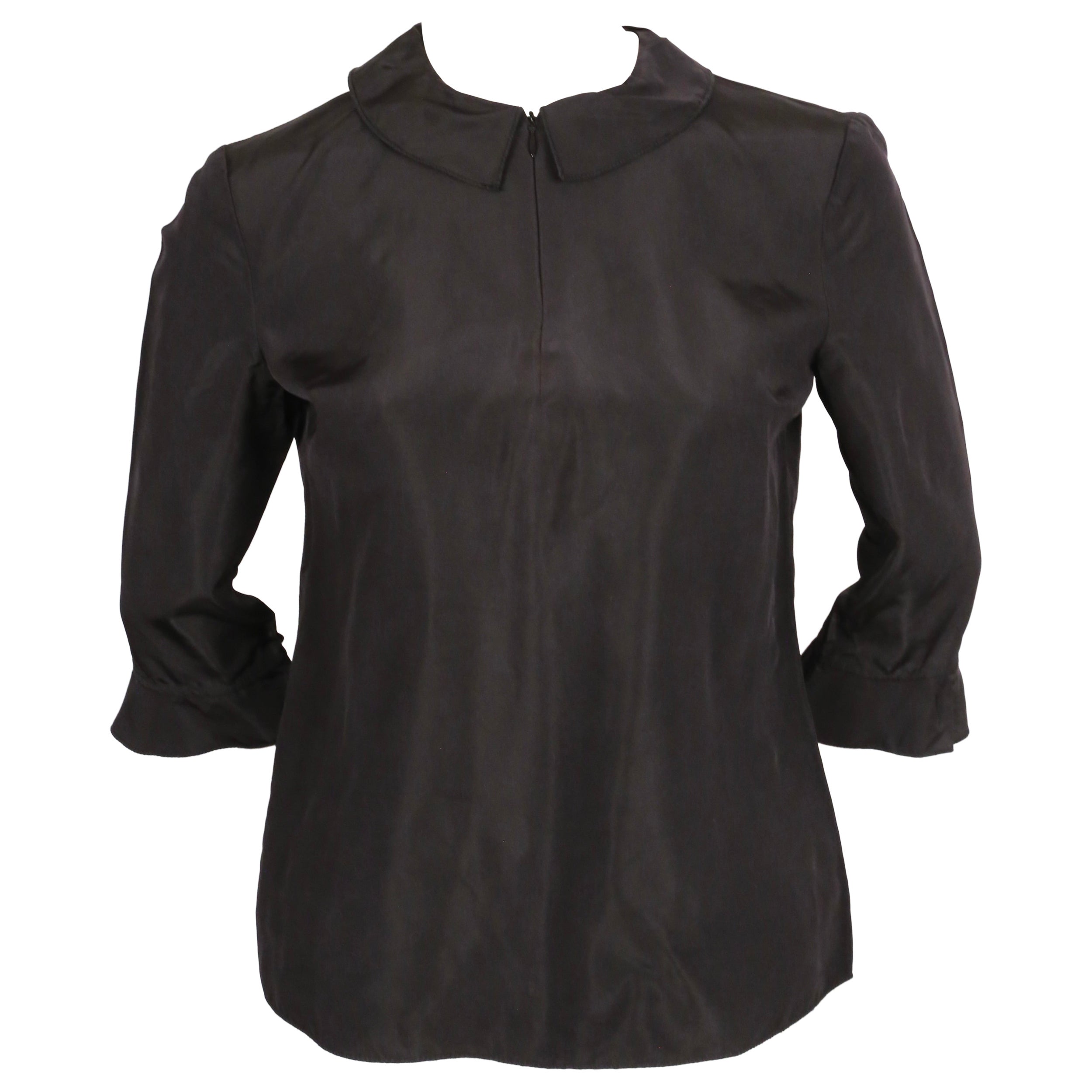 1998 MIU minimalistisches schwarzes Laufsteghemd mit Rüschen im Angebot