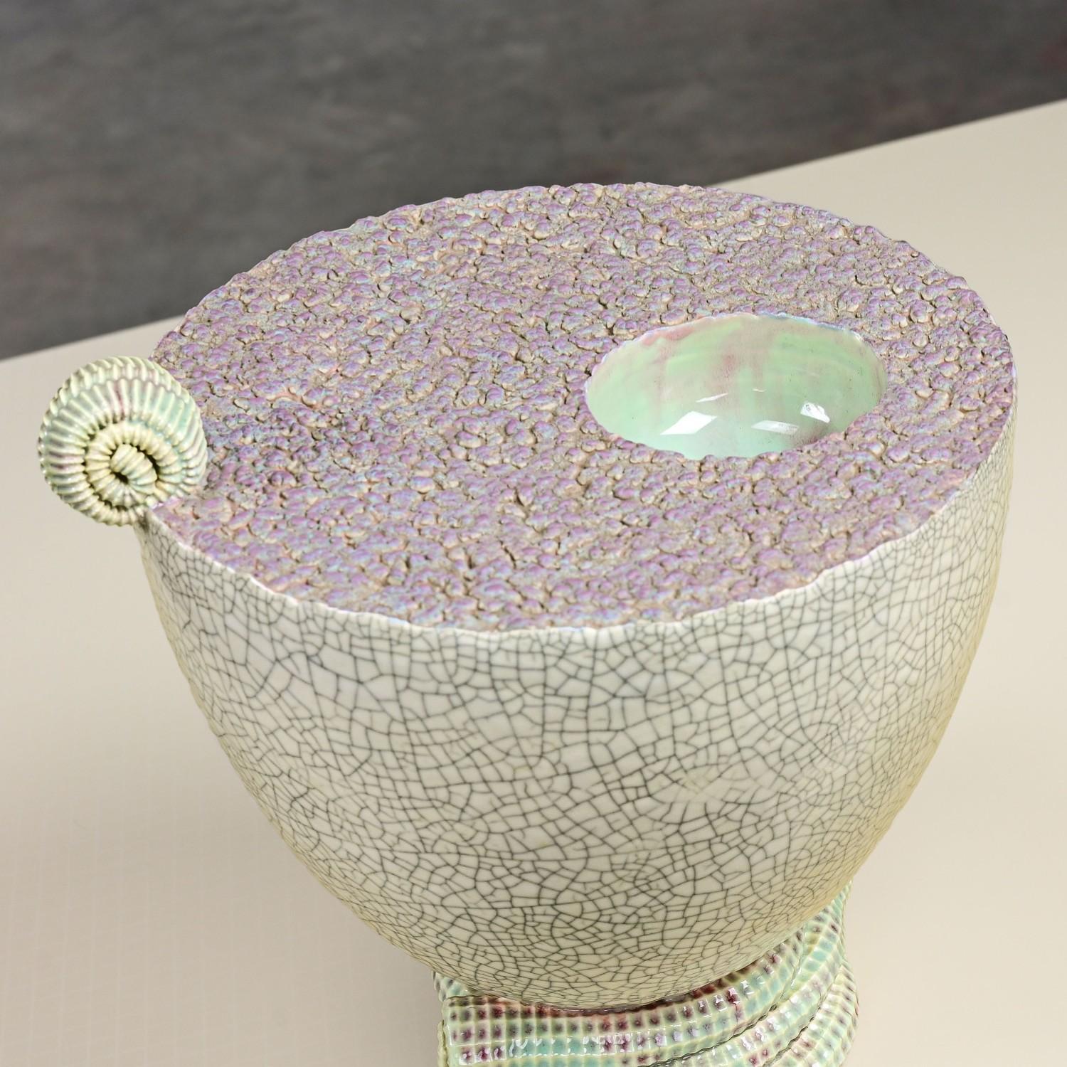 Moderne Meeresgrün glasierte Steingut-Keramik-Skulptur von Martin Bleyer, 1998 im Angebot 1