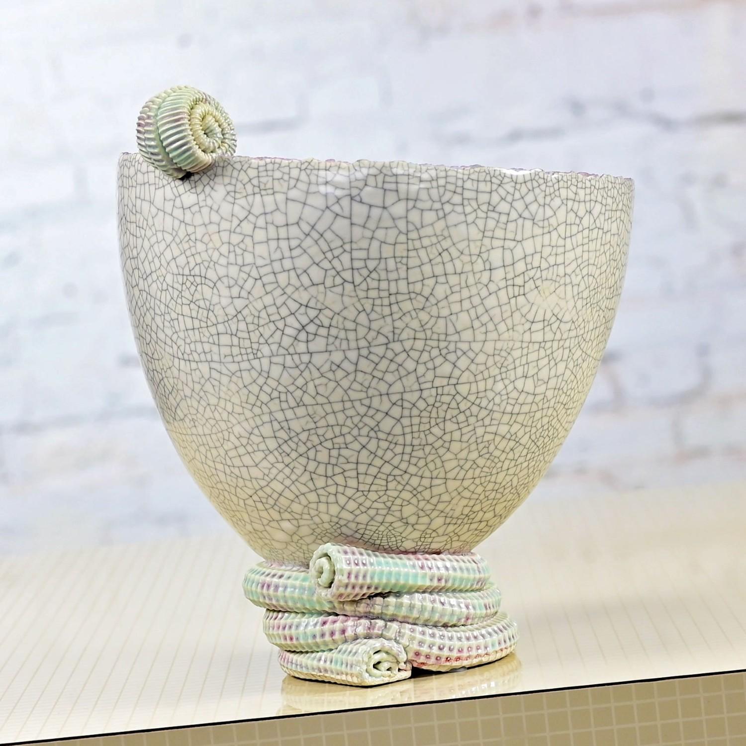 Wunderschöne moderne moderne meergrüne glasierte Steingut-Keramikskulptur von Martin Bleyer. Schöner Zustand, wenn man bedenkt, dass dies Vintage und nicht neu ist, so wird Zeichen der Nutzung und Verschleiß haben, auch wenn es neu lackiert oder