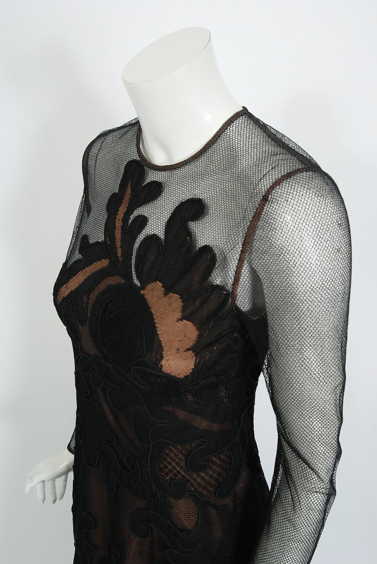 Noir Vintage 1998 Pierre Balmain Haute Couture Sheer Illusion Appliqué Net Lace Gown en vente