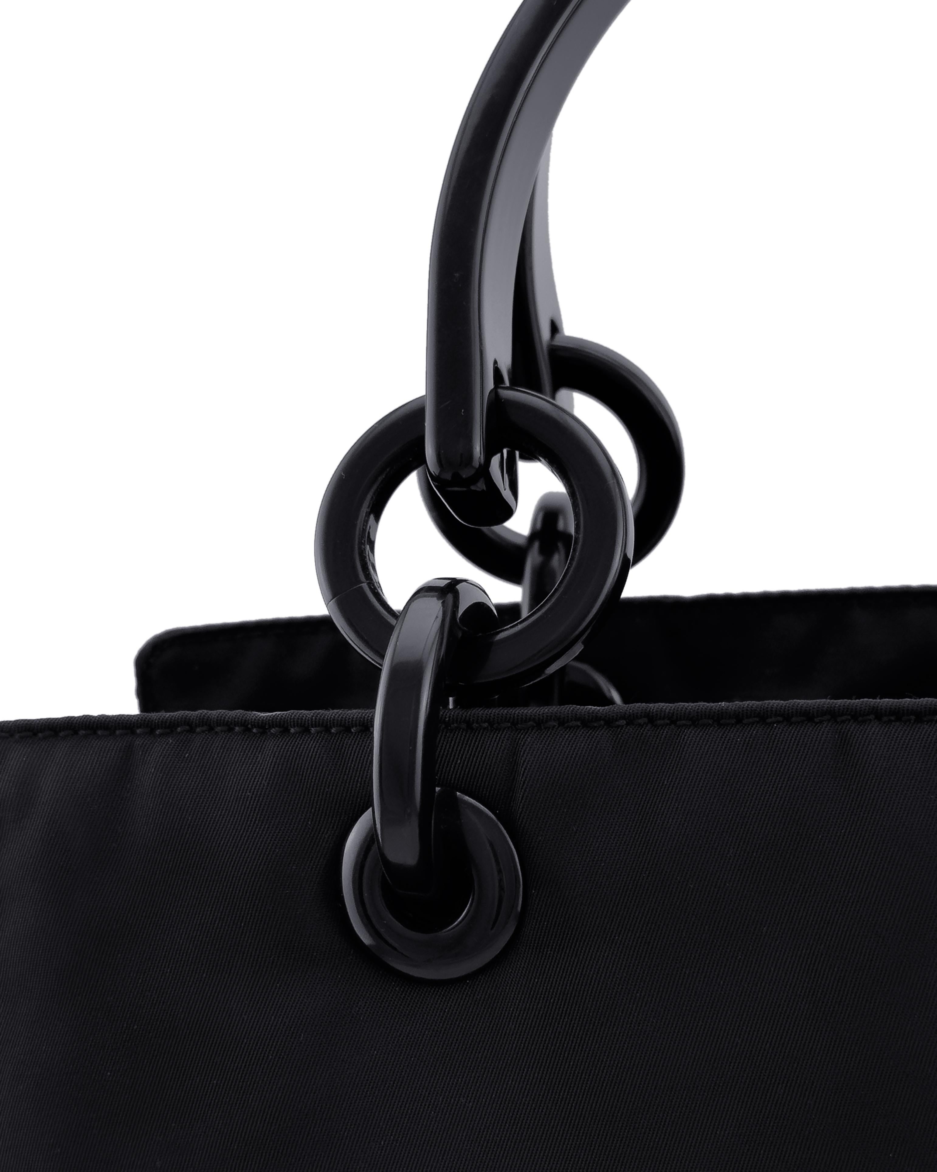 1998 Prada Schwarz Tessuto Kunststoff Links Top Handle Bag mit Griff oben Damen im Angebot