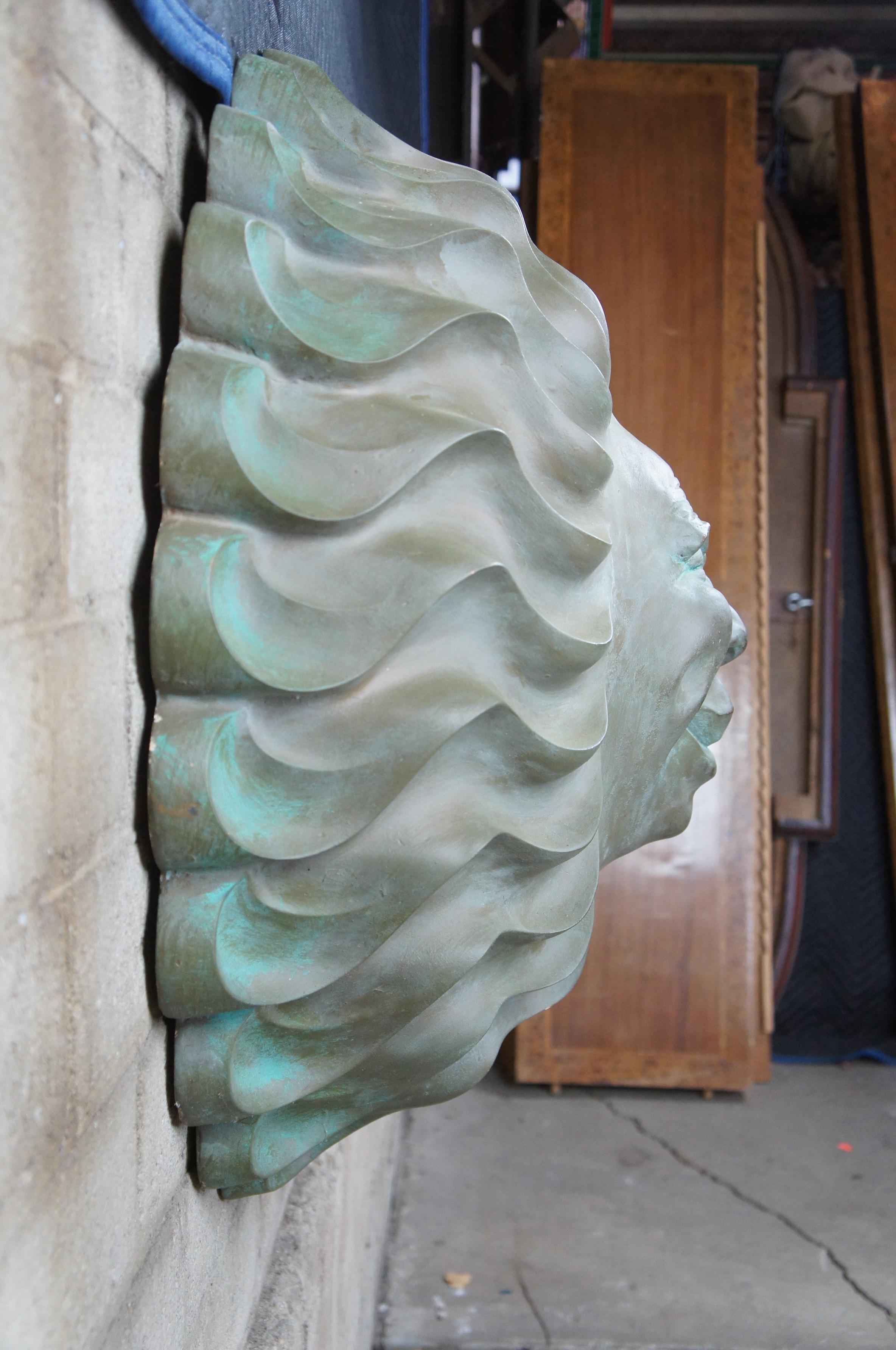 1998 R. Vandamme Keramik-Skulptur, figurale Mond-Sonnen-Wand-Hängeleuchte, Sonnenschliff, 1998  (20. Jahrhundert) im Angebot