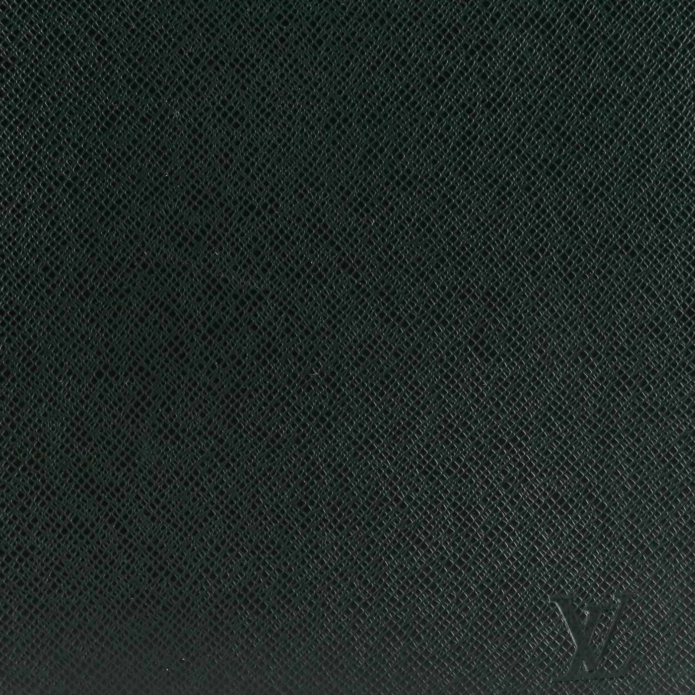 1998 Étonnamment nouveau ! Louis Vuitton Kendall GM Travel Bag en cuir Épicéa Taïga en vente 7