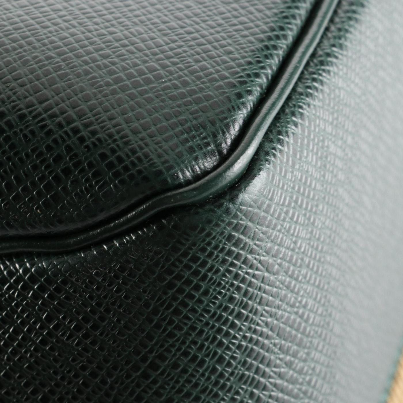 1998 Étonnamment nouveau ! Louis Vuitton Kendall GM Travel Bag en cuir Épicéa Taïga en vente 8