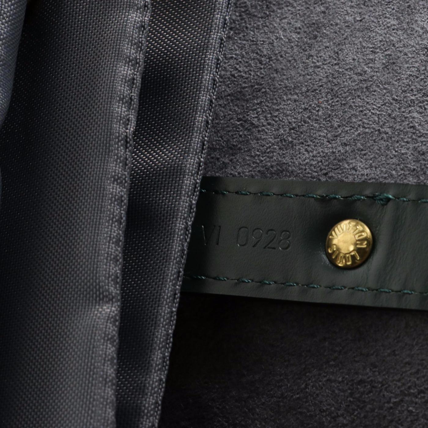 1998 Étonnamment nouveau ! Louis Vuitton Kendall GM Travel Bag en cuir Épicéa Taïga en vente 9