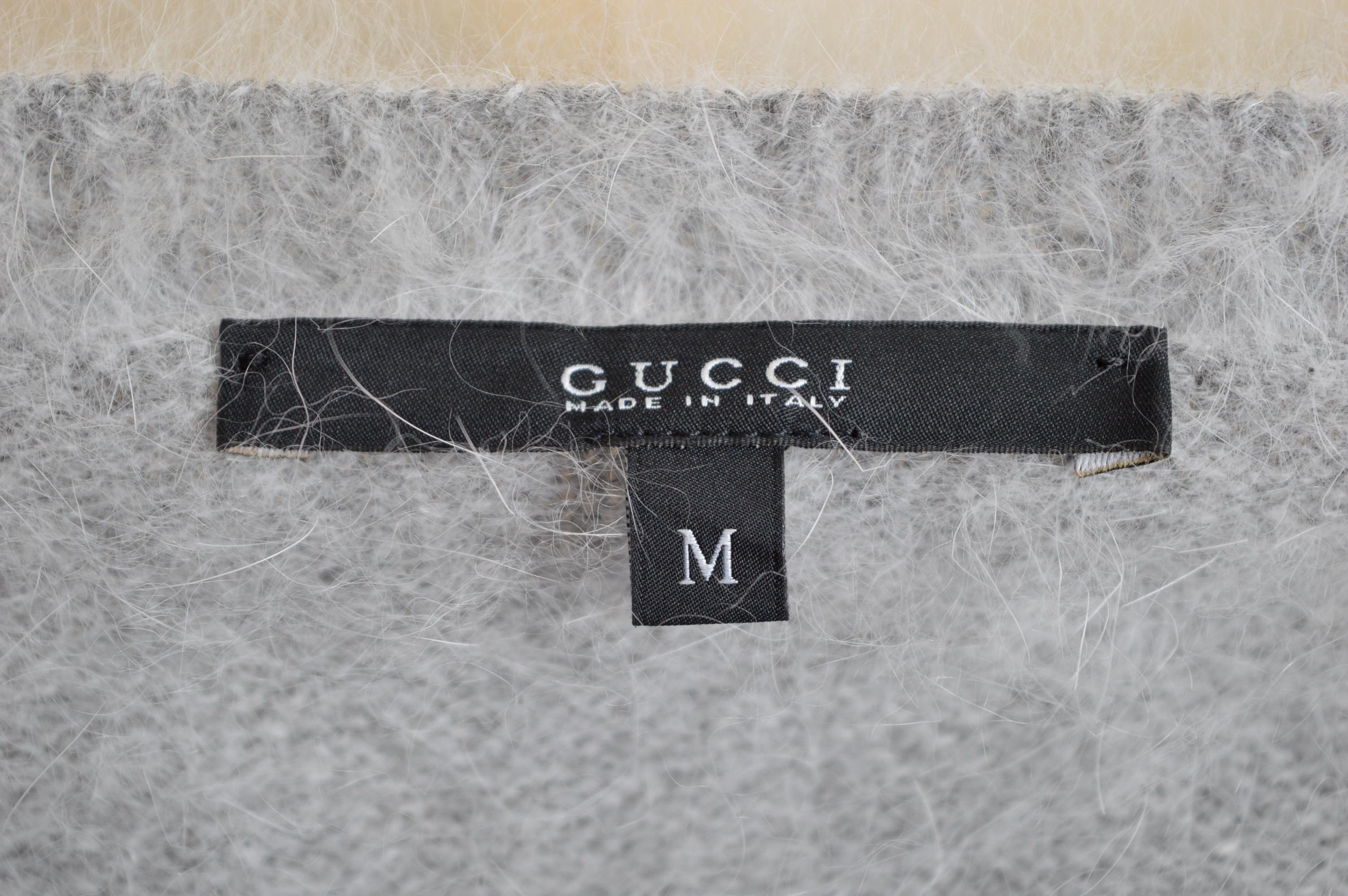 1998 Tom Ford Era GUCCI Soft fluffy Grey Angora 3/4 Sleeve Knit Sweater - Jumper en vente 8