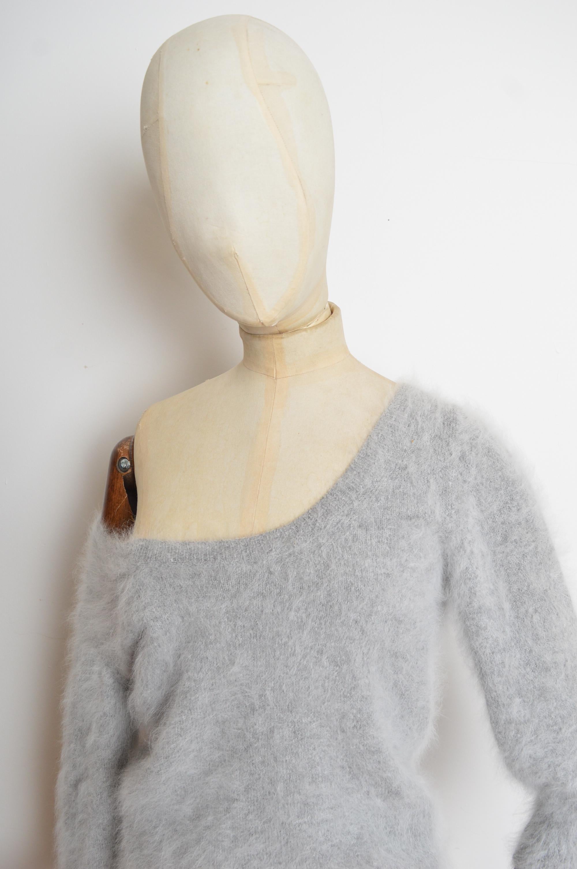 Gris 1998 Tom Ford Era GUCCI Soft fluffy Grey Angora 3/4 Sleeve Knit Sweater - Jumper en vente